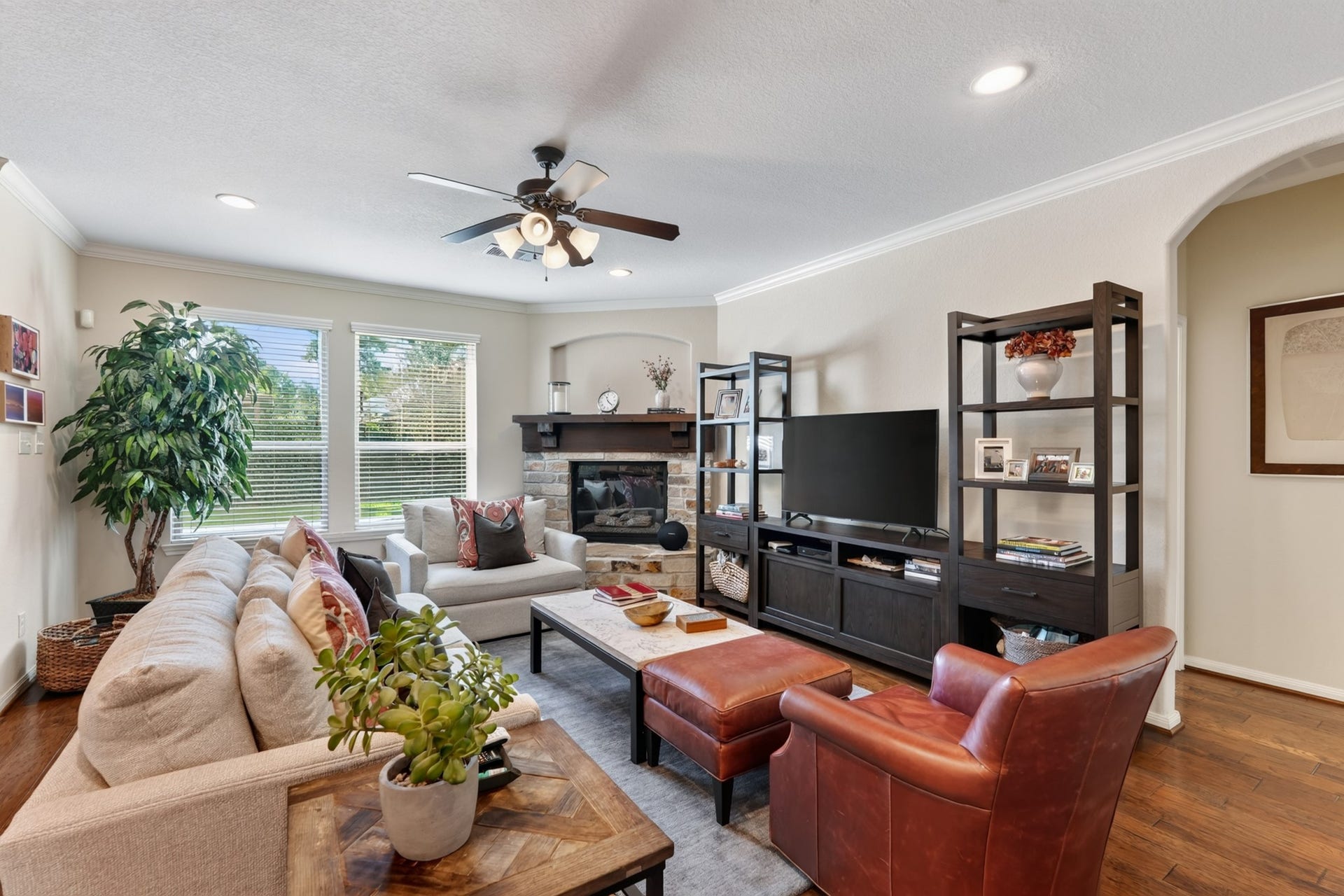 27 E Wolf Cabin Circle, Spring, TX 77389 27 E Wolf Cabin Circle, Spring, TX 77389