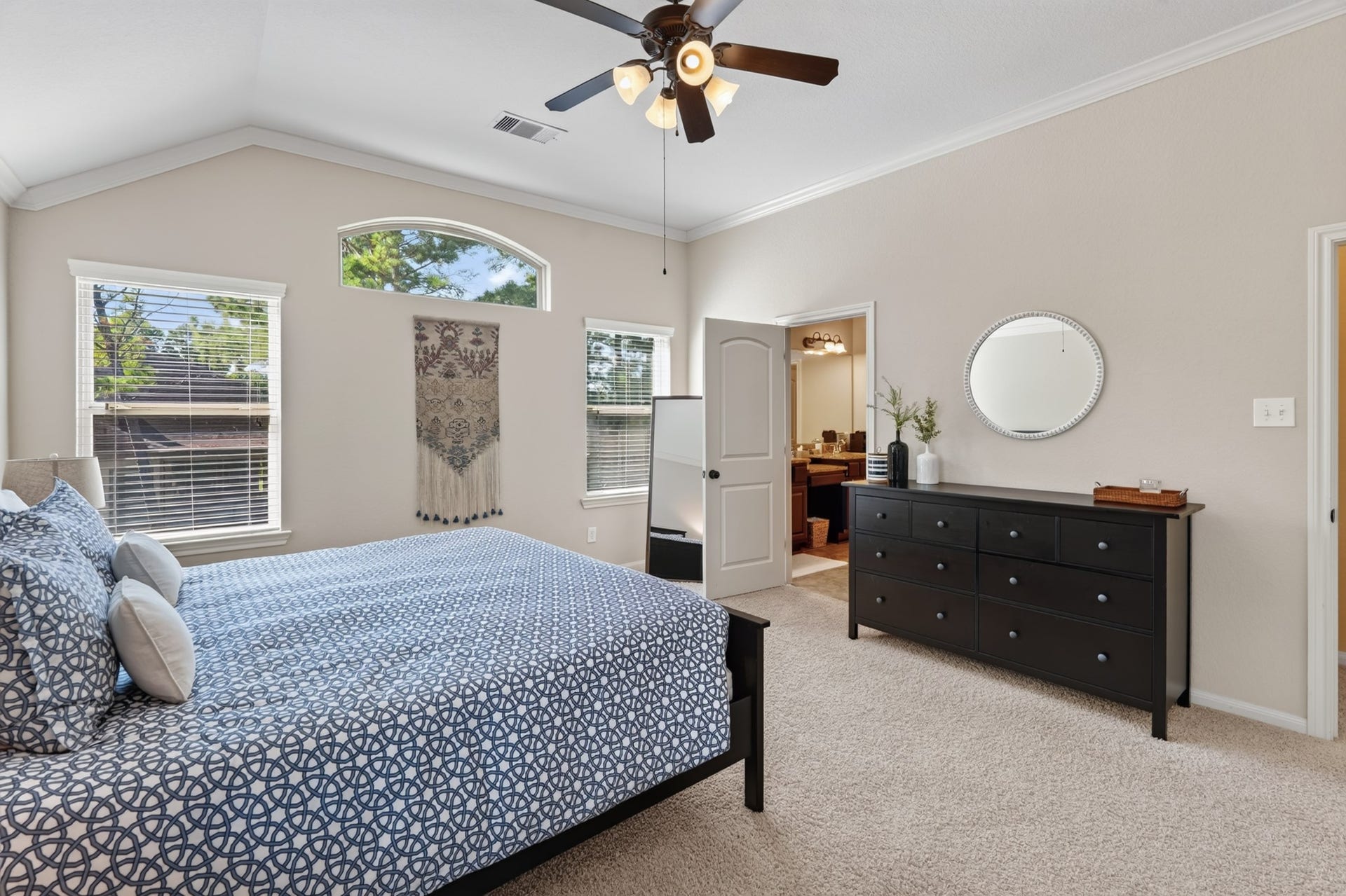 27 E Wolf Cabin Circle, Spring, TX 77389 27 E Wolf Cabin Circle, Spring, TX 77389