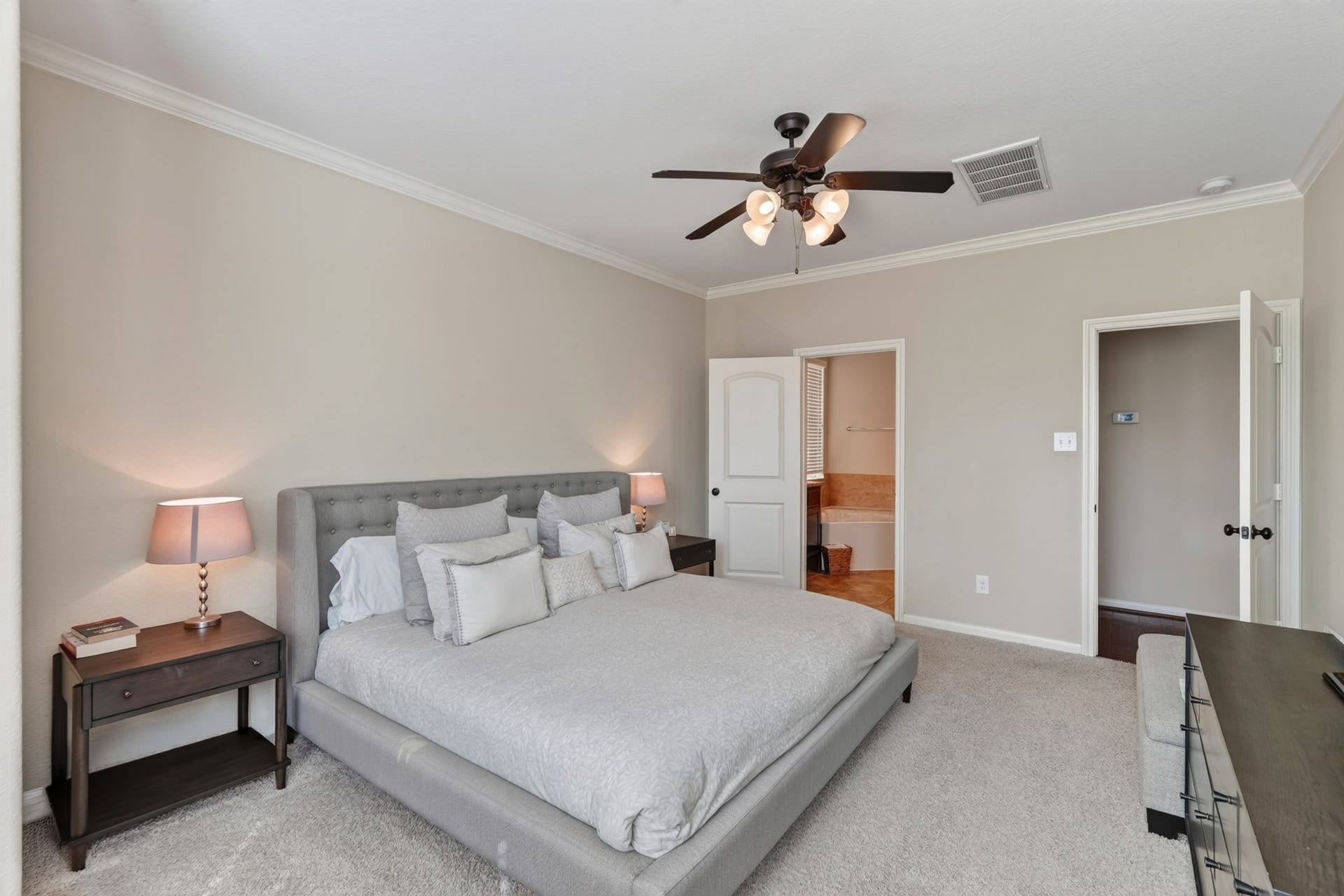 27 E Wolf Cabin Circle, Spring, TX 77389 27 E Wolf Cabin Circle, Spring, TX 77389