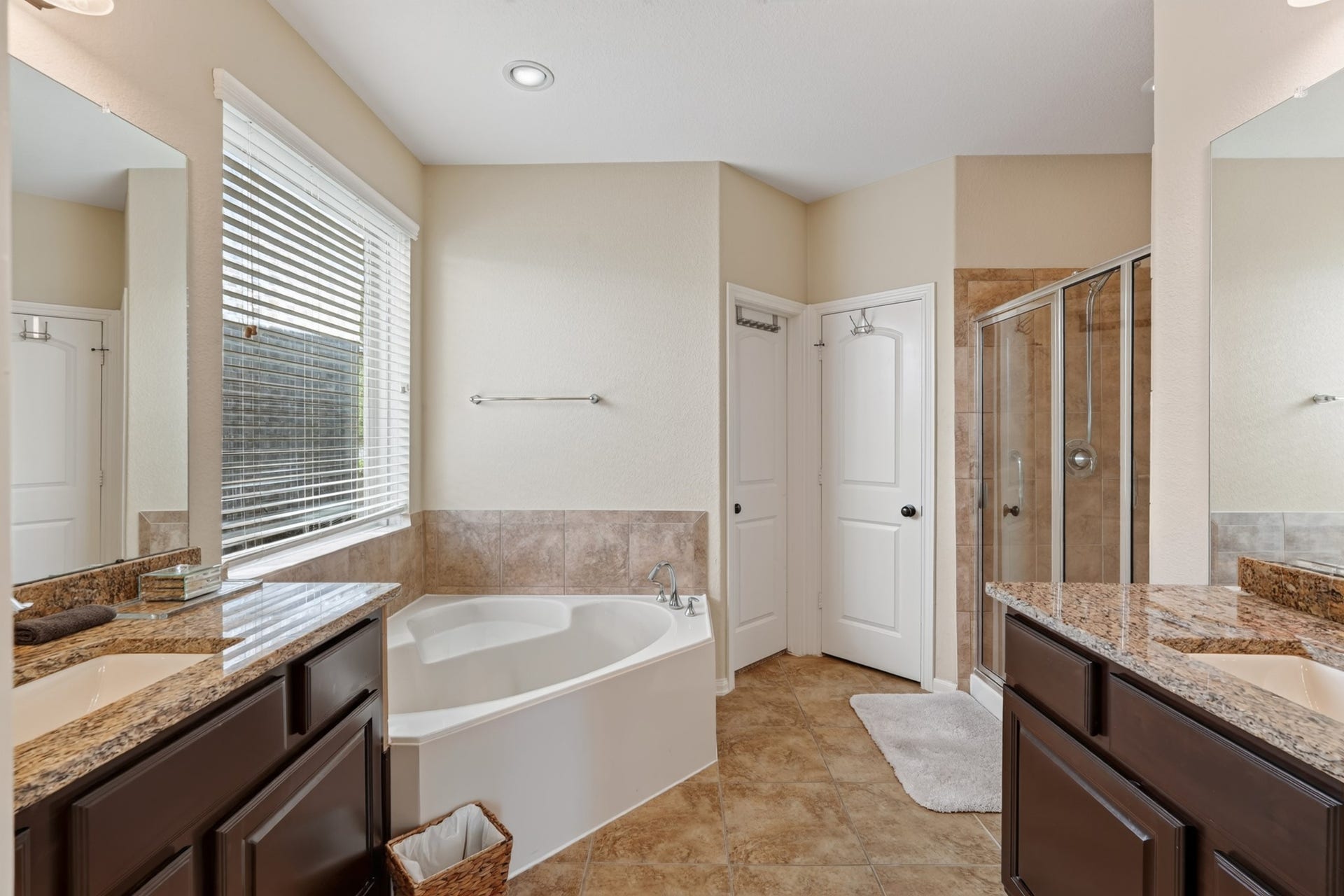 27 E Wolf Cabin Circle, Spring, TX 77389 27 E Wolf Cabin Circle, Spring, TX 77389