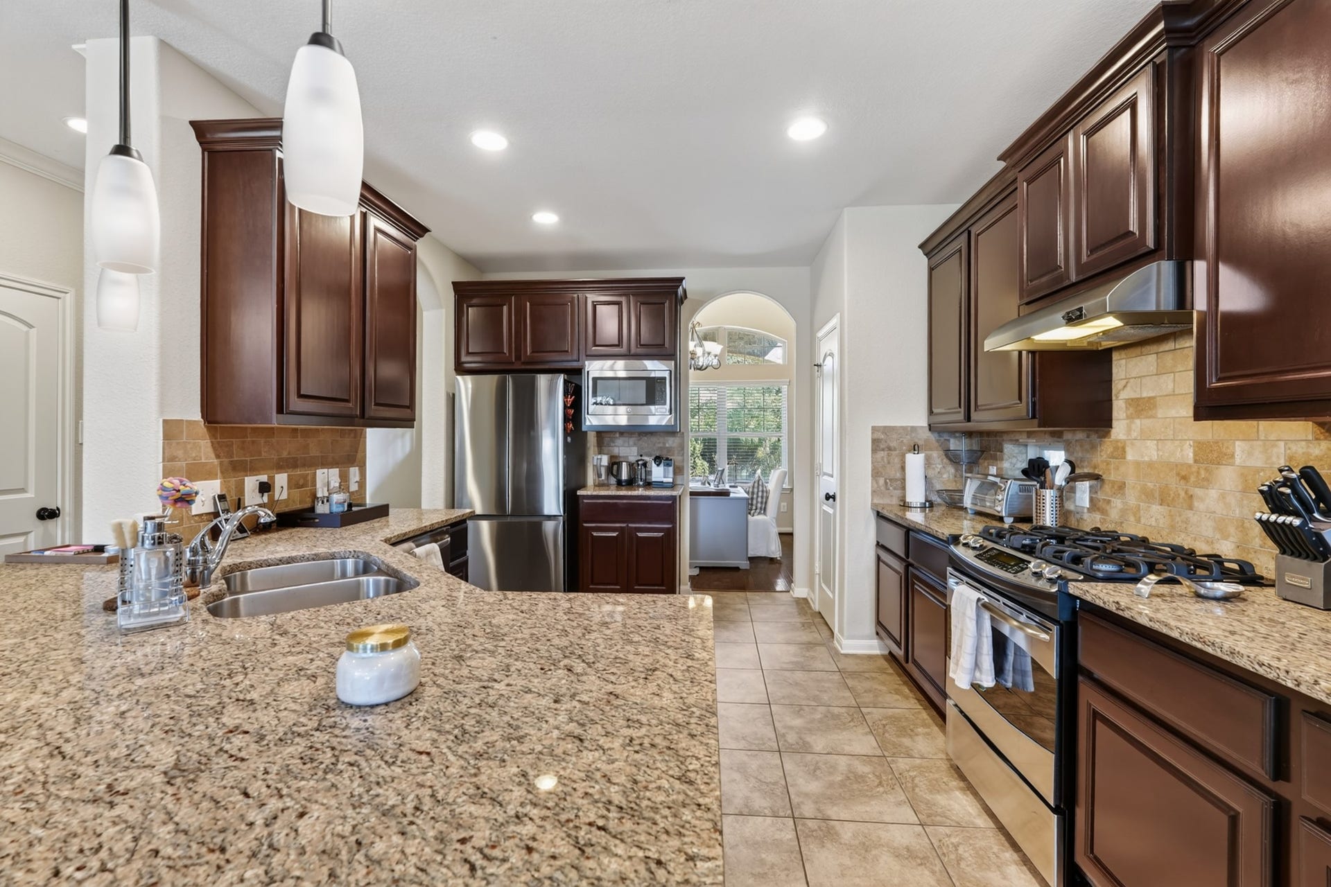 27 E Wolf Cabin Circle, Spring, TX 77389 27 E Wolf Cabin Circle, Spring, TX 77389