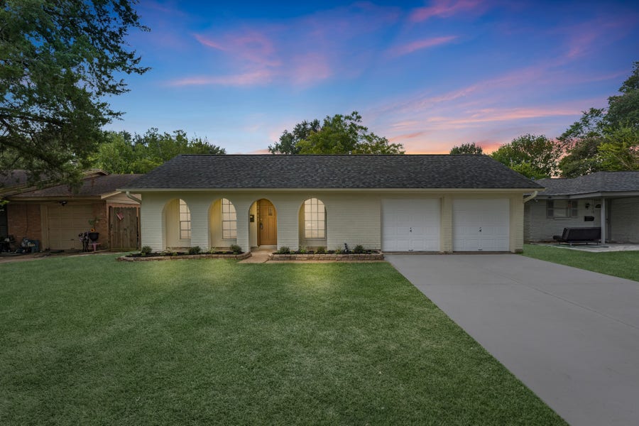 Property photo for 2012 Isla Drive, Pearland, TX