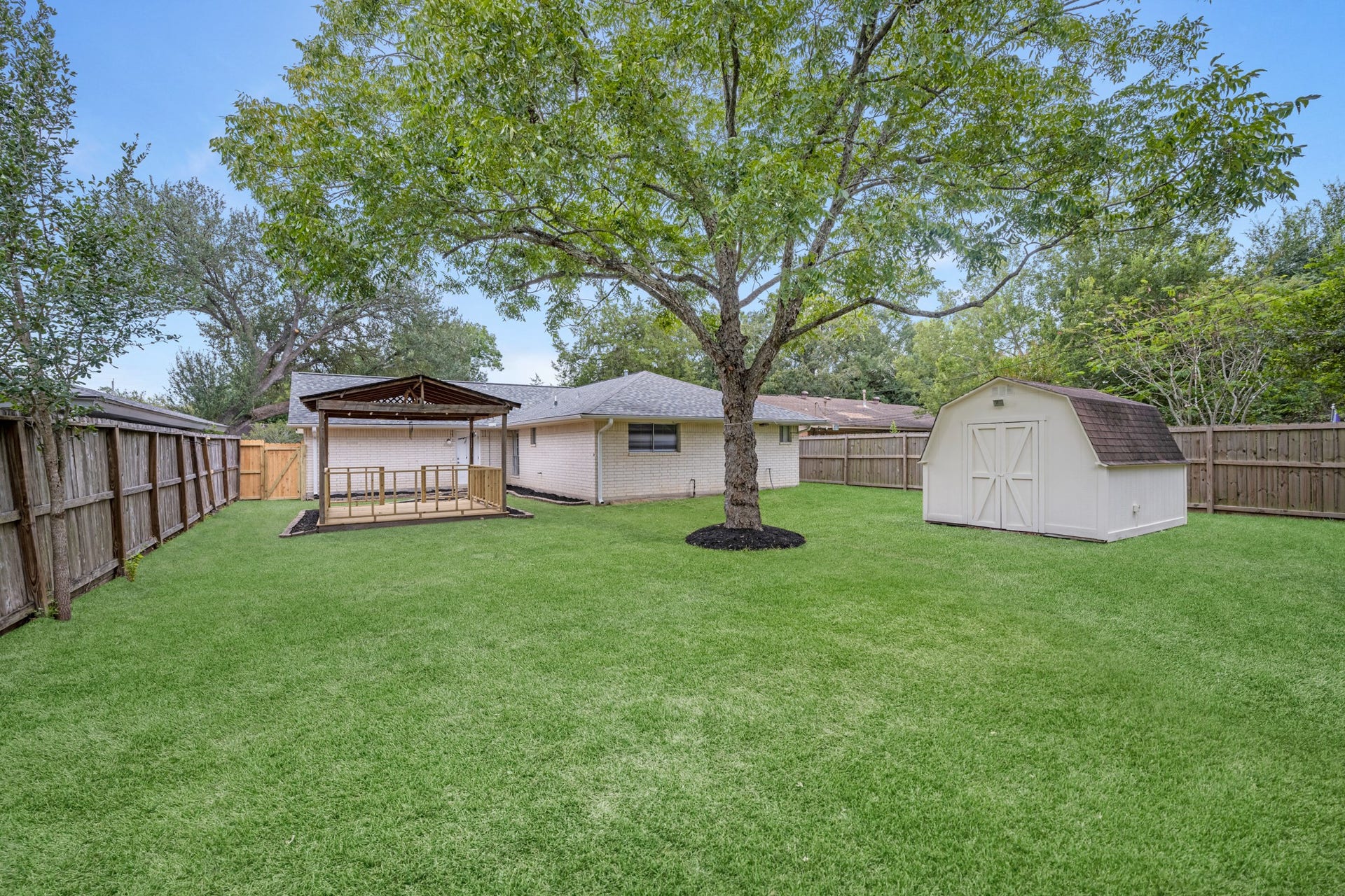 2012 Isla Drive, Pearland, TX 77581