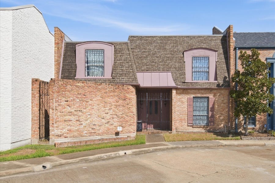 Property photo for 2107 Stonewalk Drive, Houston, TX