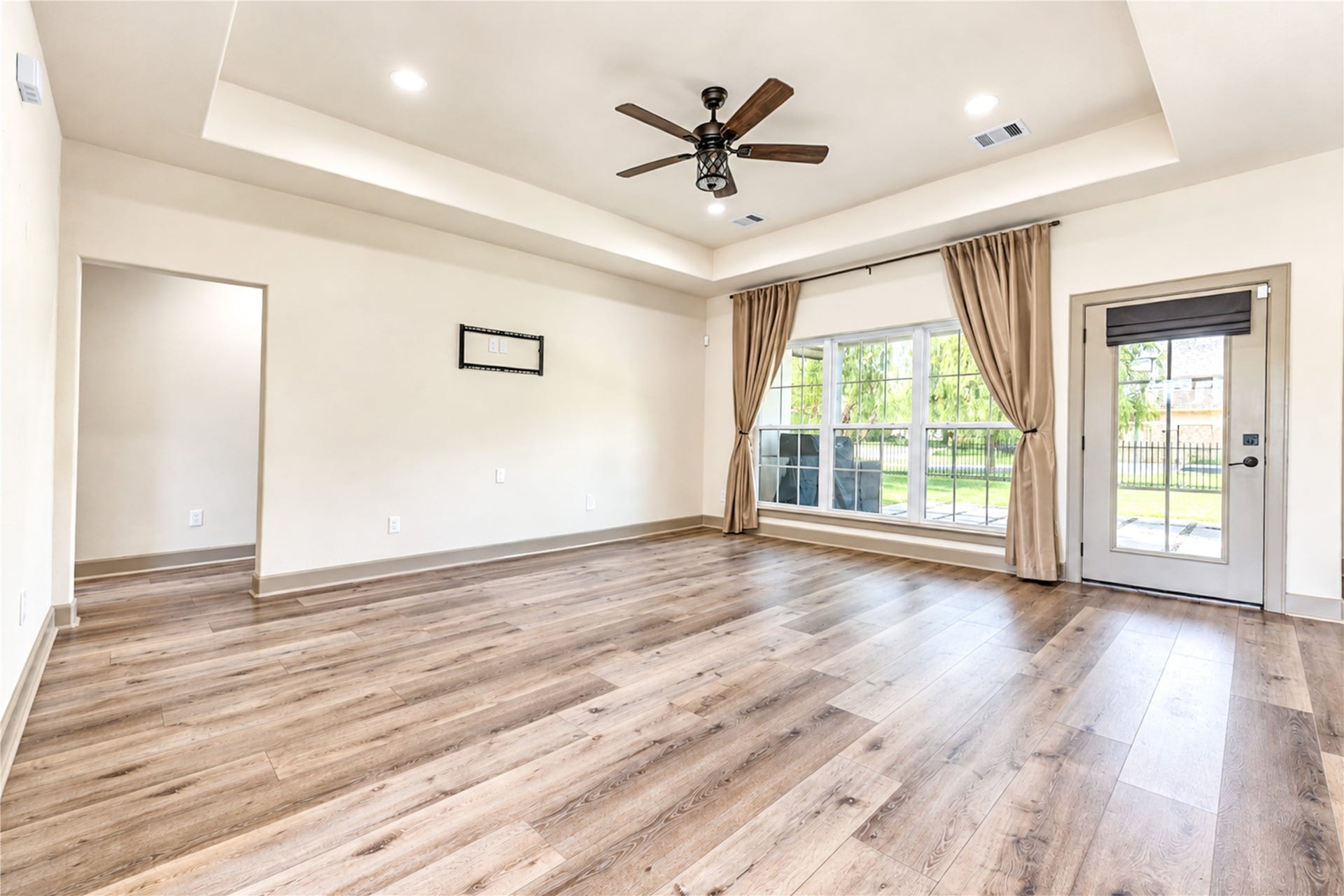 101 Hillsborough Drive W, Montgomery, TX 77356 101 Hillsborough Drive W, Montgomery, TX 77356
