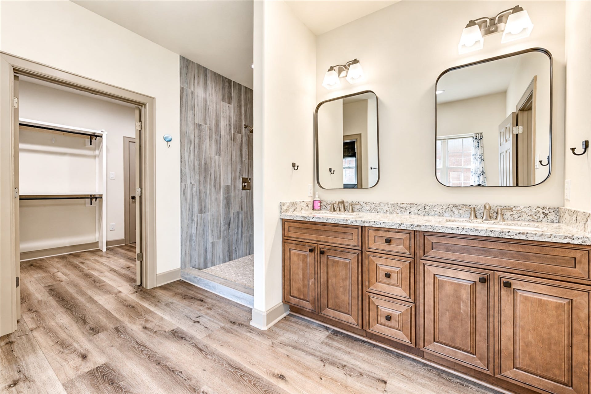 101 Hillsborough Drive W, Montgomery, TX 77356 101 Hillsborough Drive W, Montgomery, TX 77356