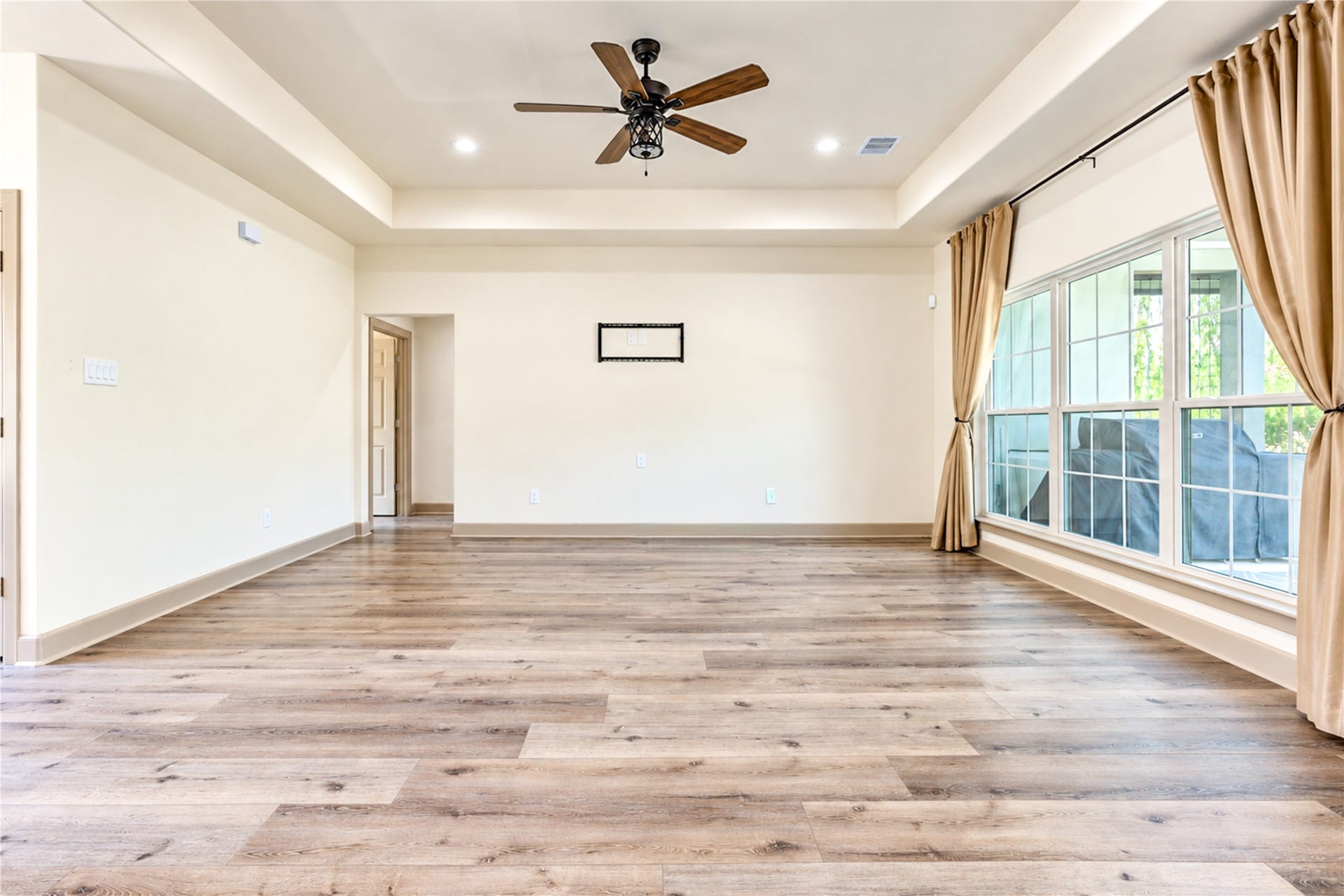 101 Hillsborough Drive W, Montgomery, TX 77356 101 Hillsborough Drive W, Montgomery, TX 77356