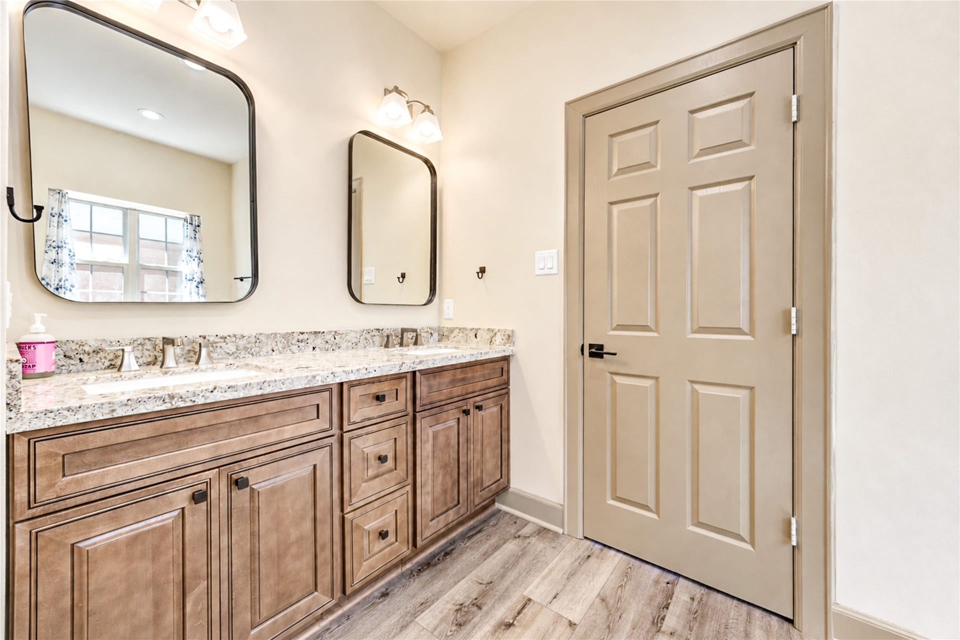 101 Hillsborough Drive W, Montgomery, TX 77356 101 Hillsborough Drive W, Montgomery, TX 77356
