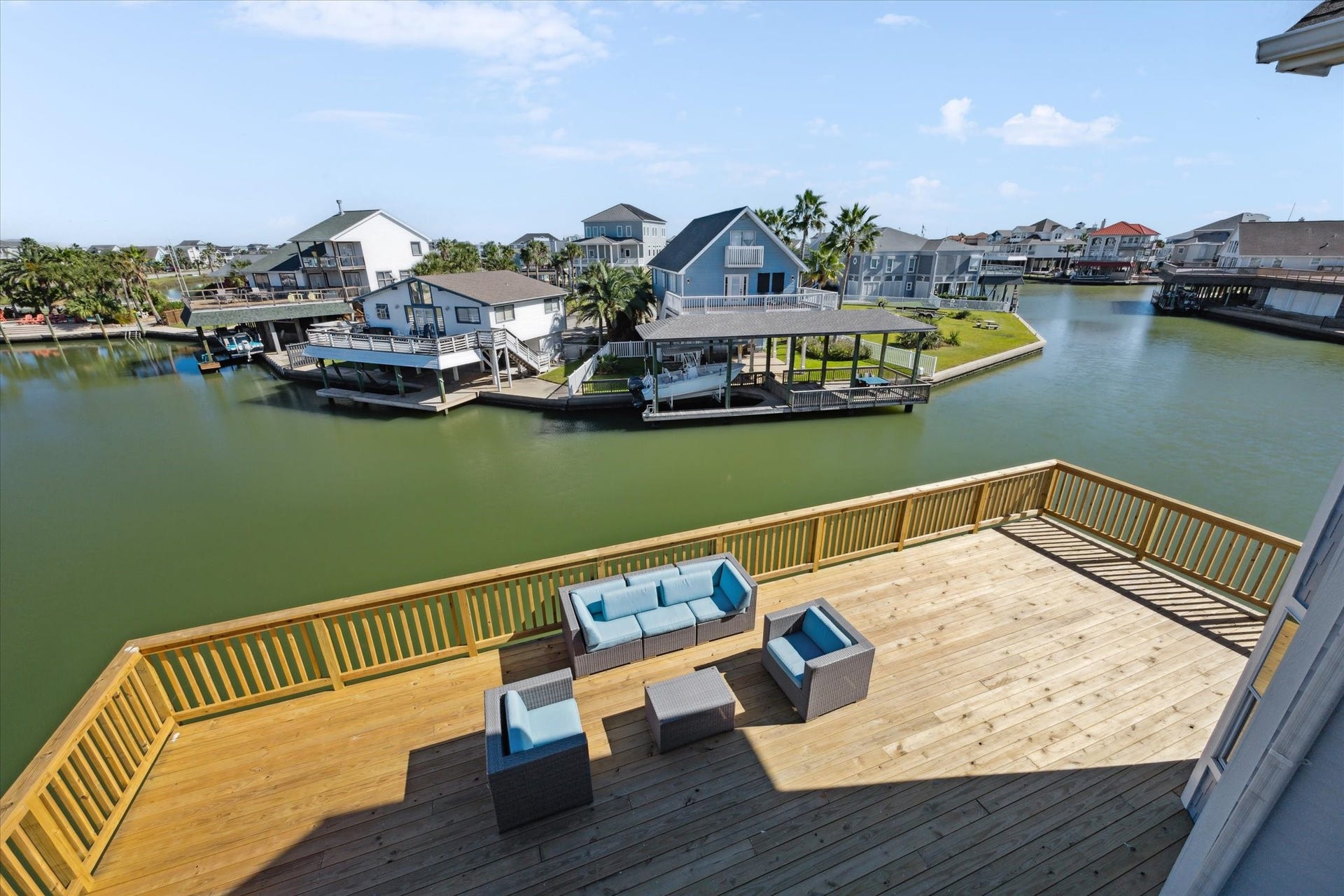 210 Easterly, Tiki Island, TX 77554 210 Easterly, Tiki Island, TX 77554