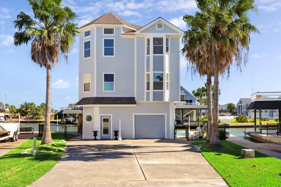 Property photo for 210 Easterly, Tiki Island, TX