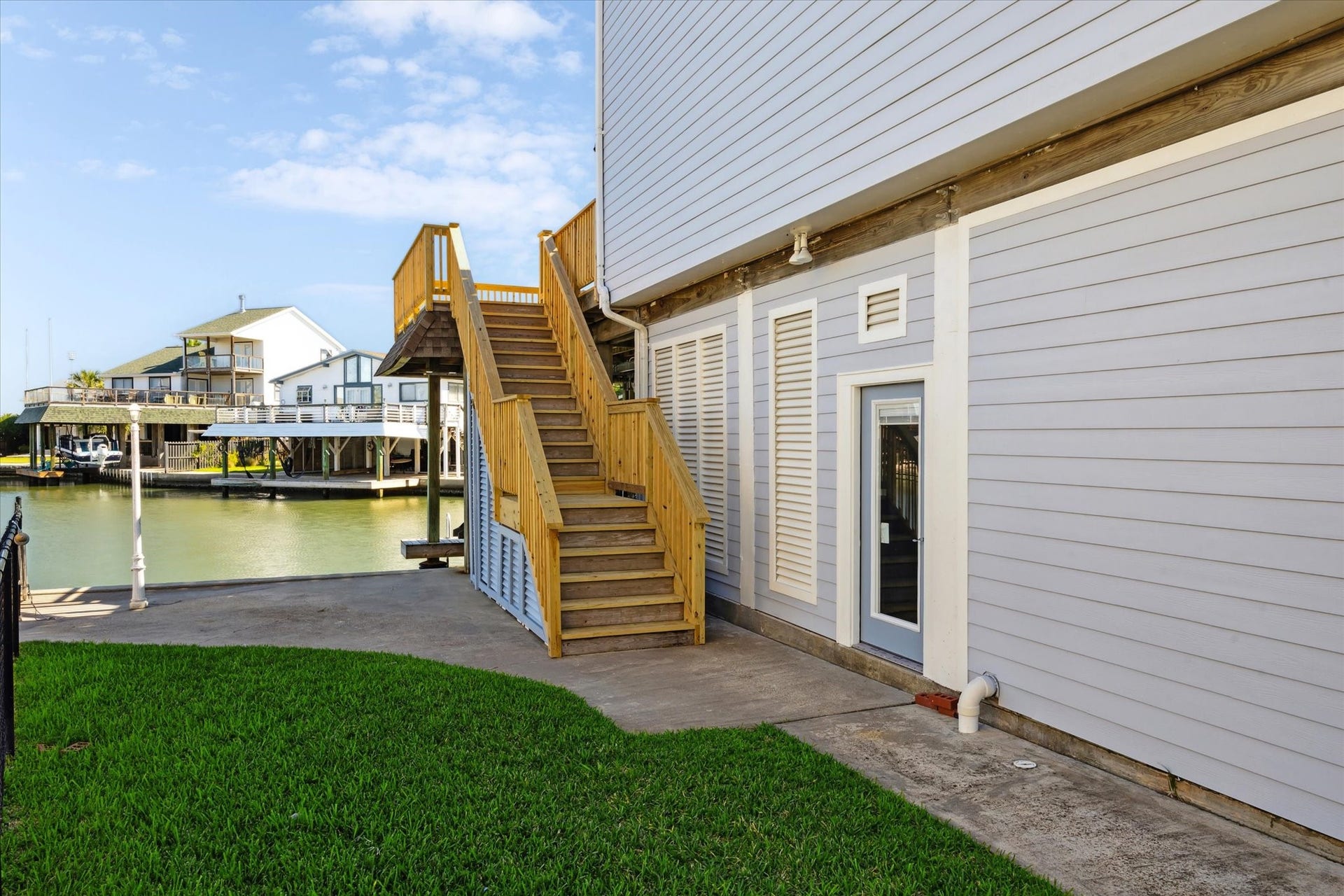 210 Easterly, Tiki Island, TX 77554 210 Easterly, Tiki Island, TX 77554