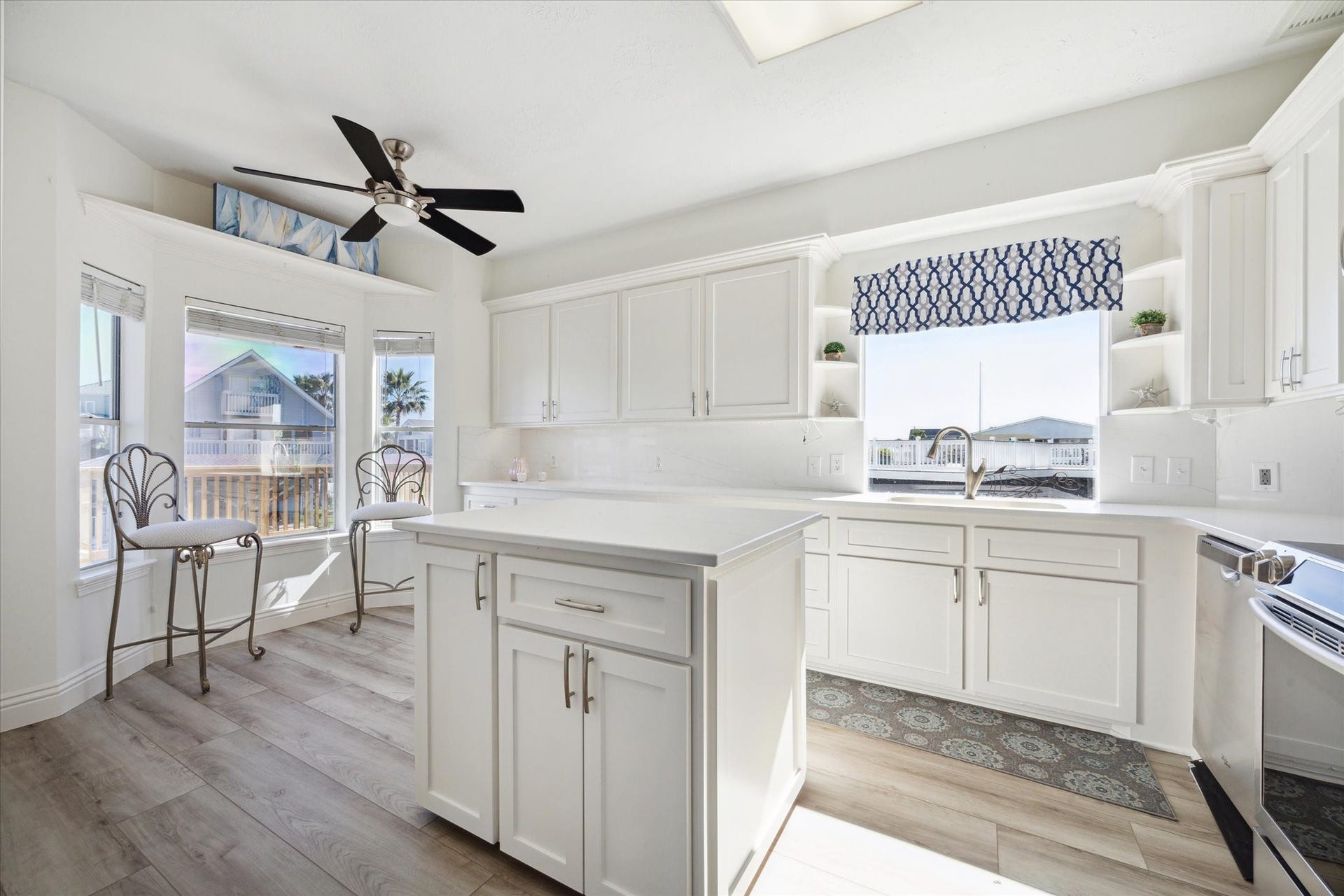 210 Easterly, Tiki Island, TX 77554 210 Easterly, Tiki Island, TX 77554