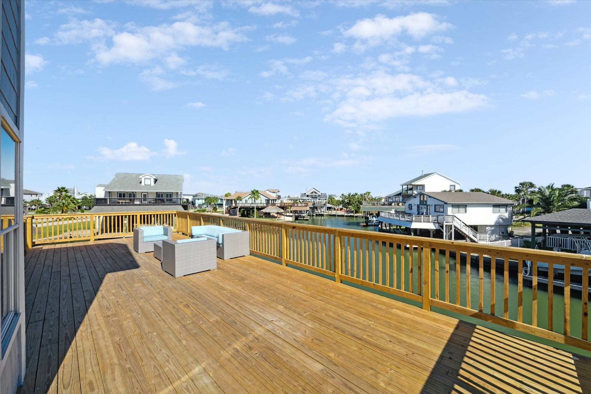 210 Easterly, Tiki Island, TX 77554 210 Easterly, Tiki Island, TX 77554