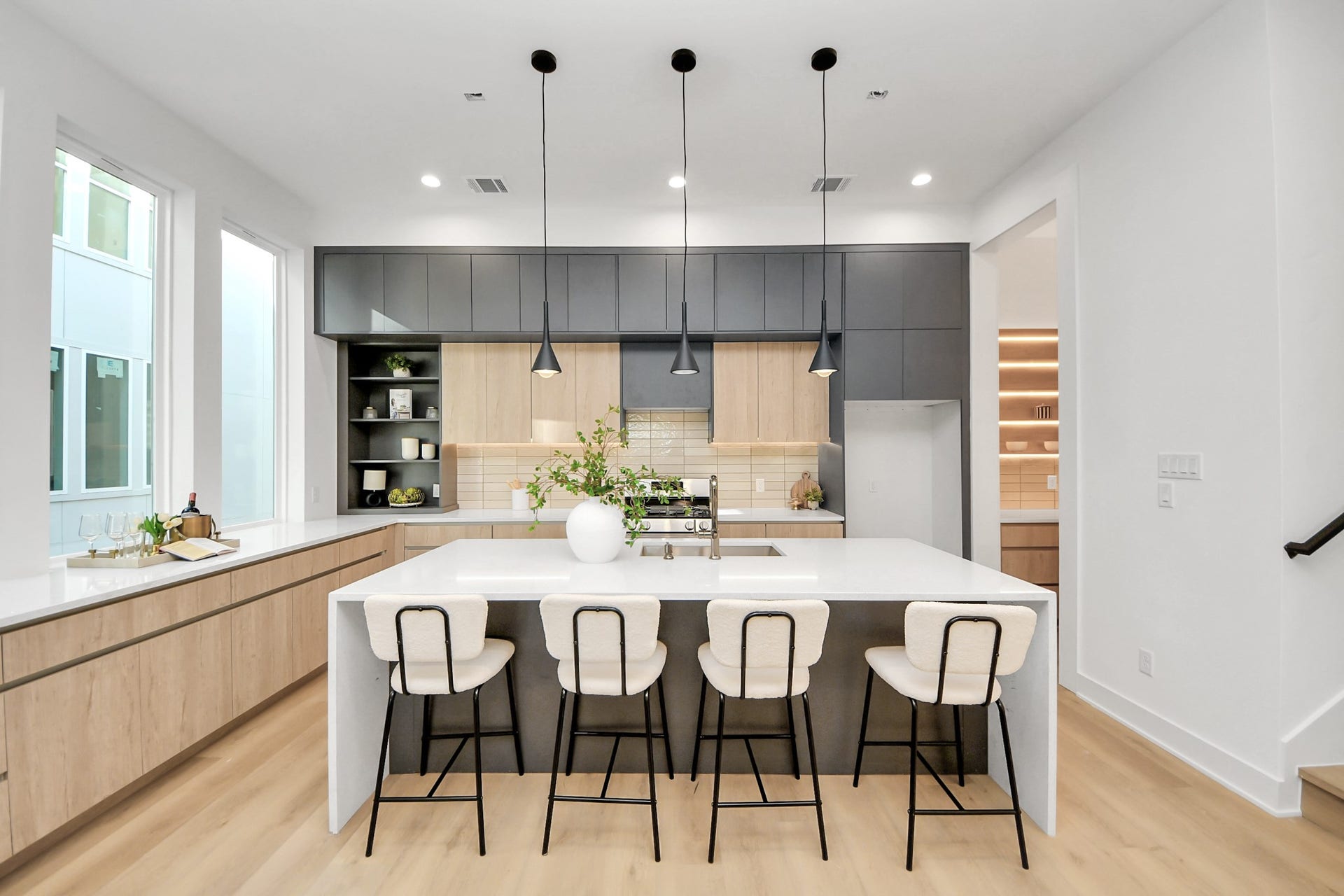 1603 W 25th Street, Houston, TX 77008 Modern Kitchen