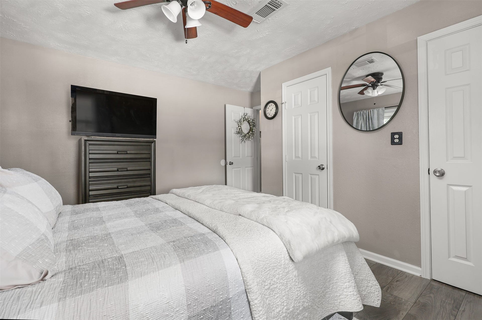 1711 Beusch Drive, Pasadena, TX 77502
