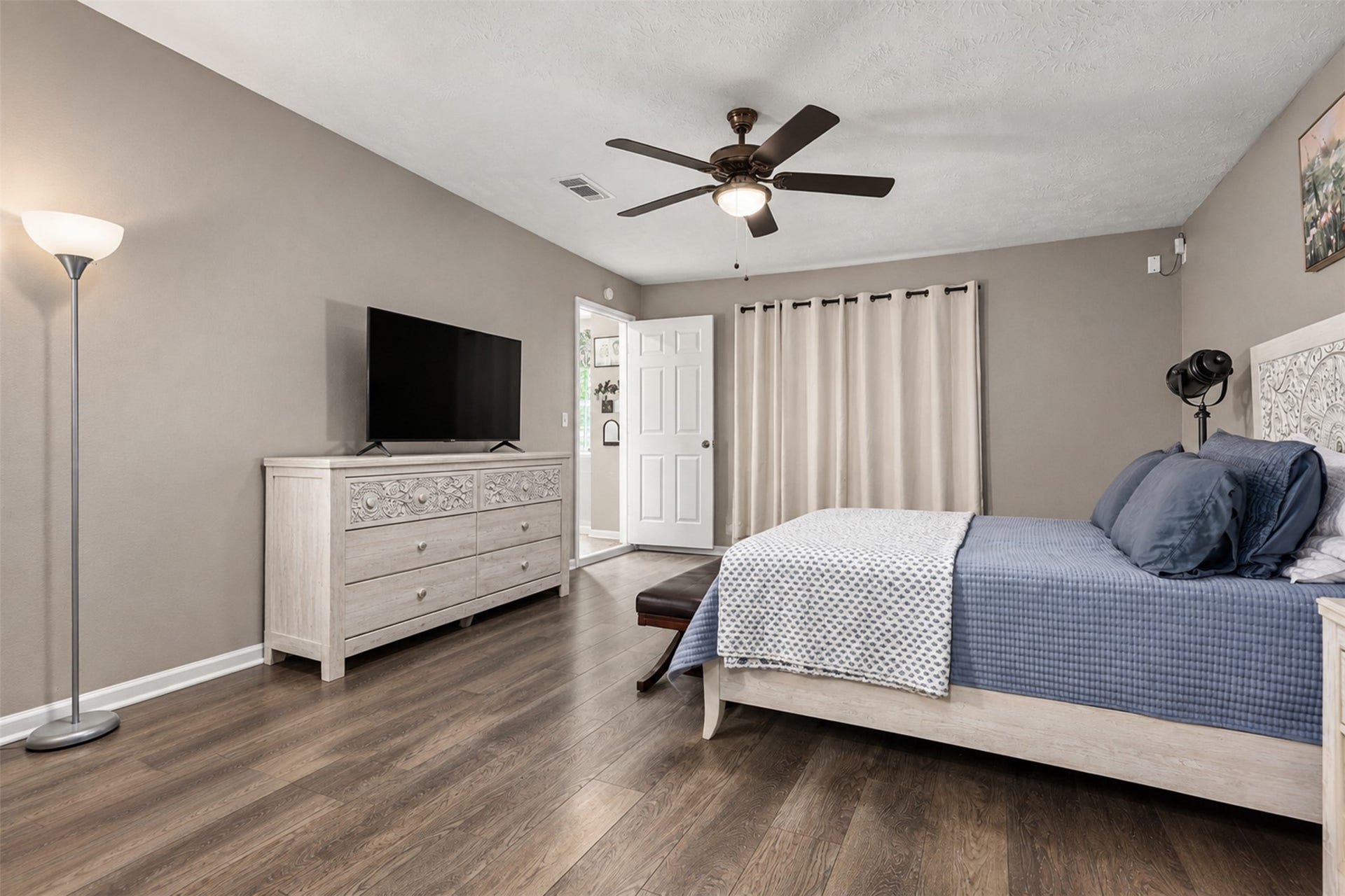 1711 Beusch Drive, Pasadena, TX 77502