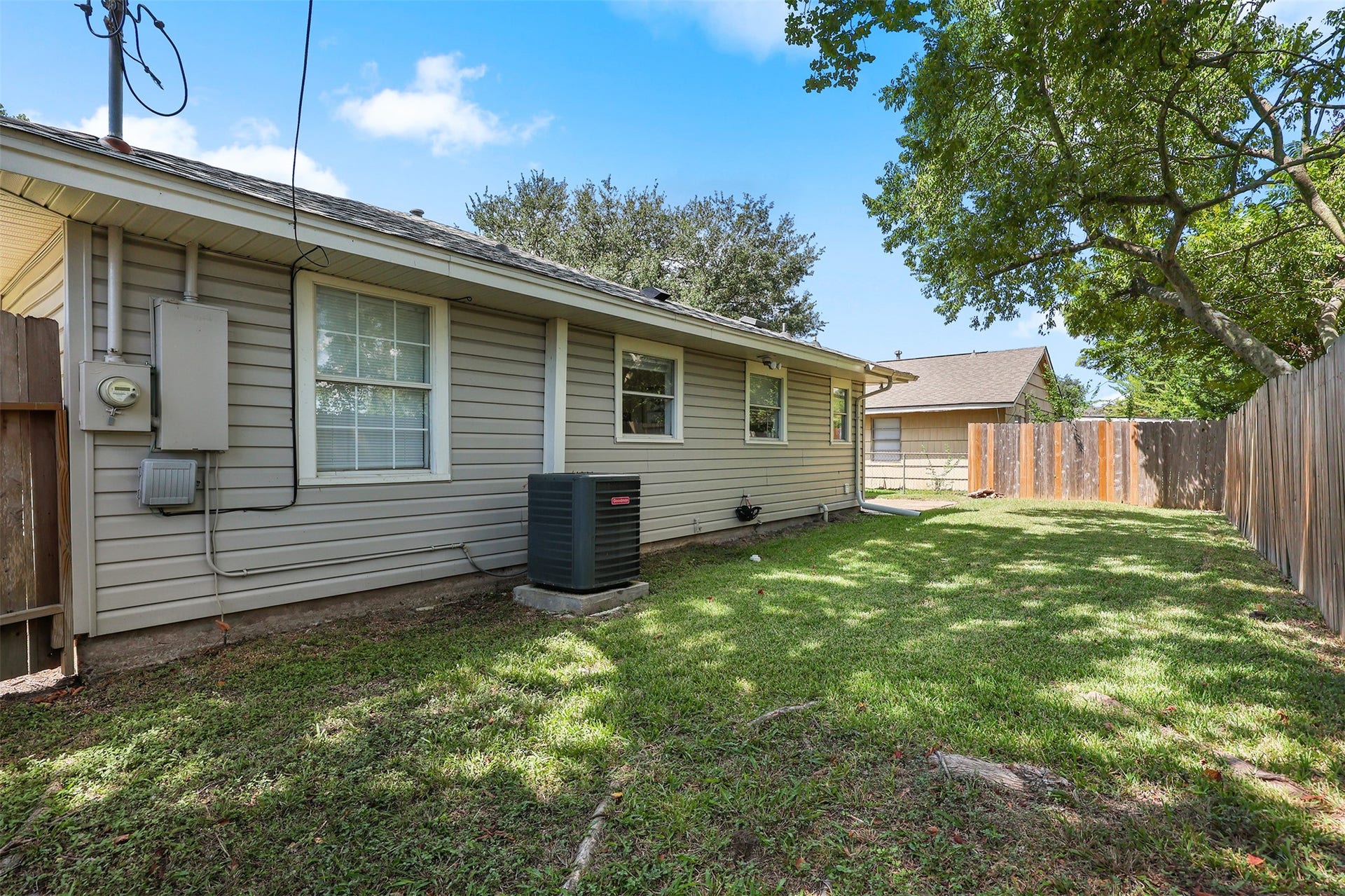 1711 Beusch Drive, Pasadena, TX 77502