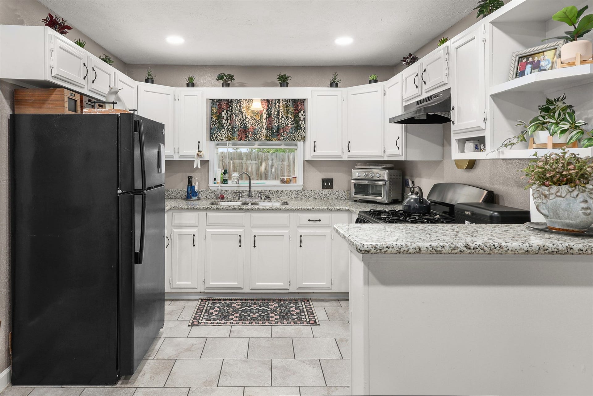 1711 Beusch Drive, Pasadena, TX 77502