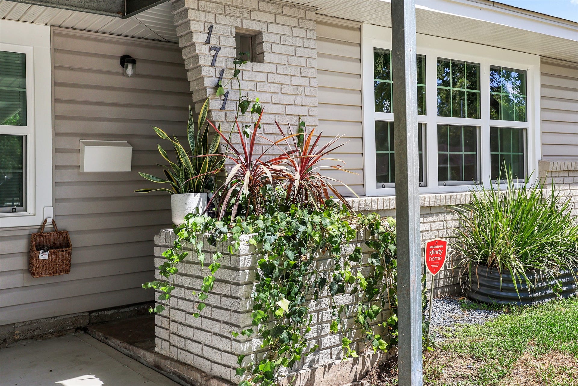 1711 Beusch Drive, Pasadena, TX 77502
