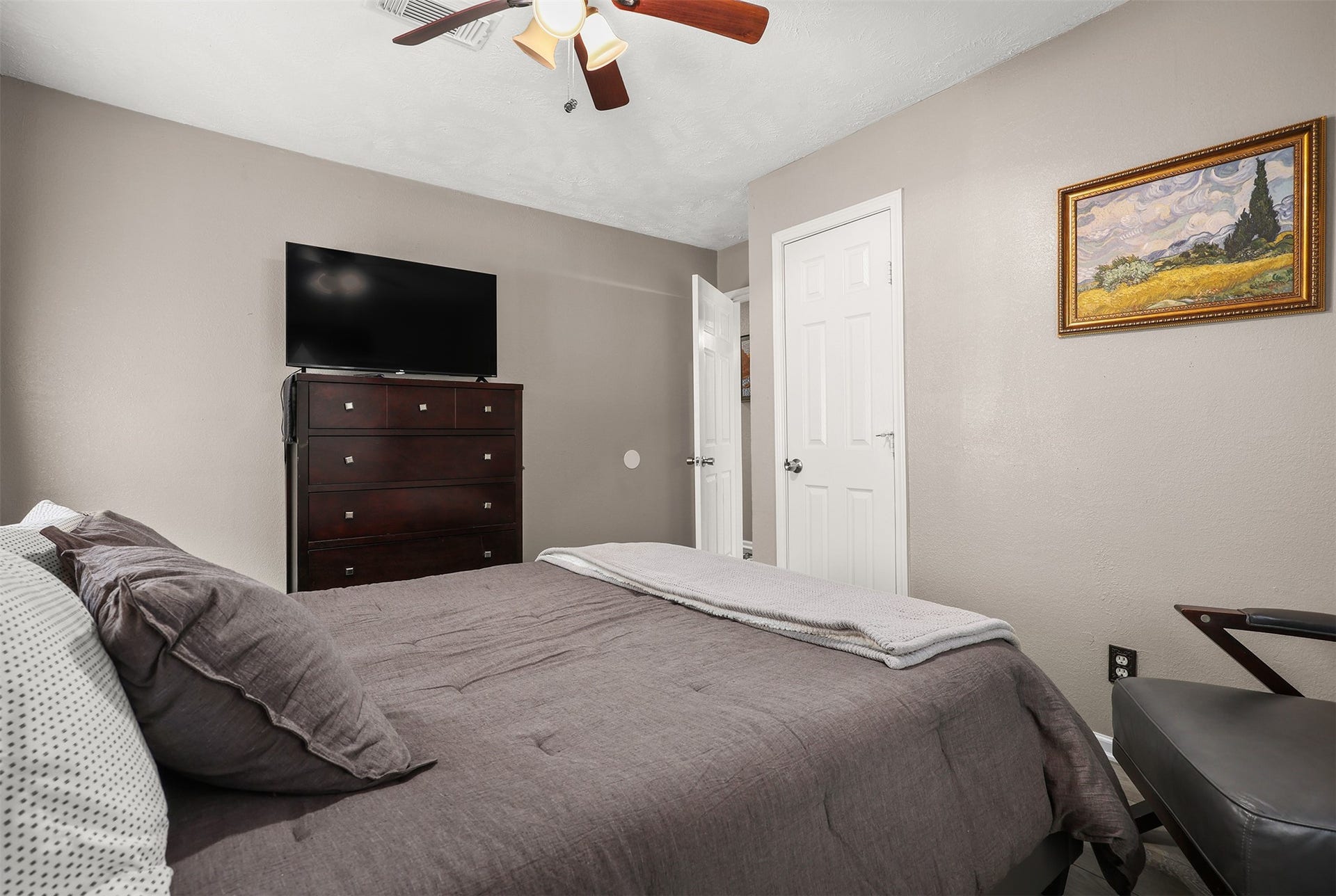 1711 Beusch Drive, Pasadena, TX 77502