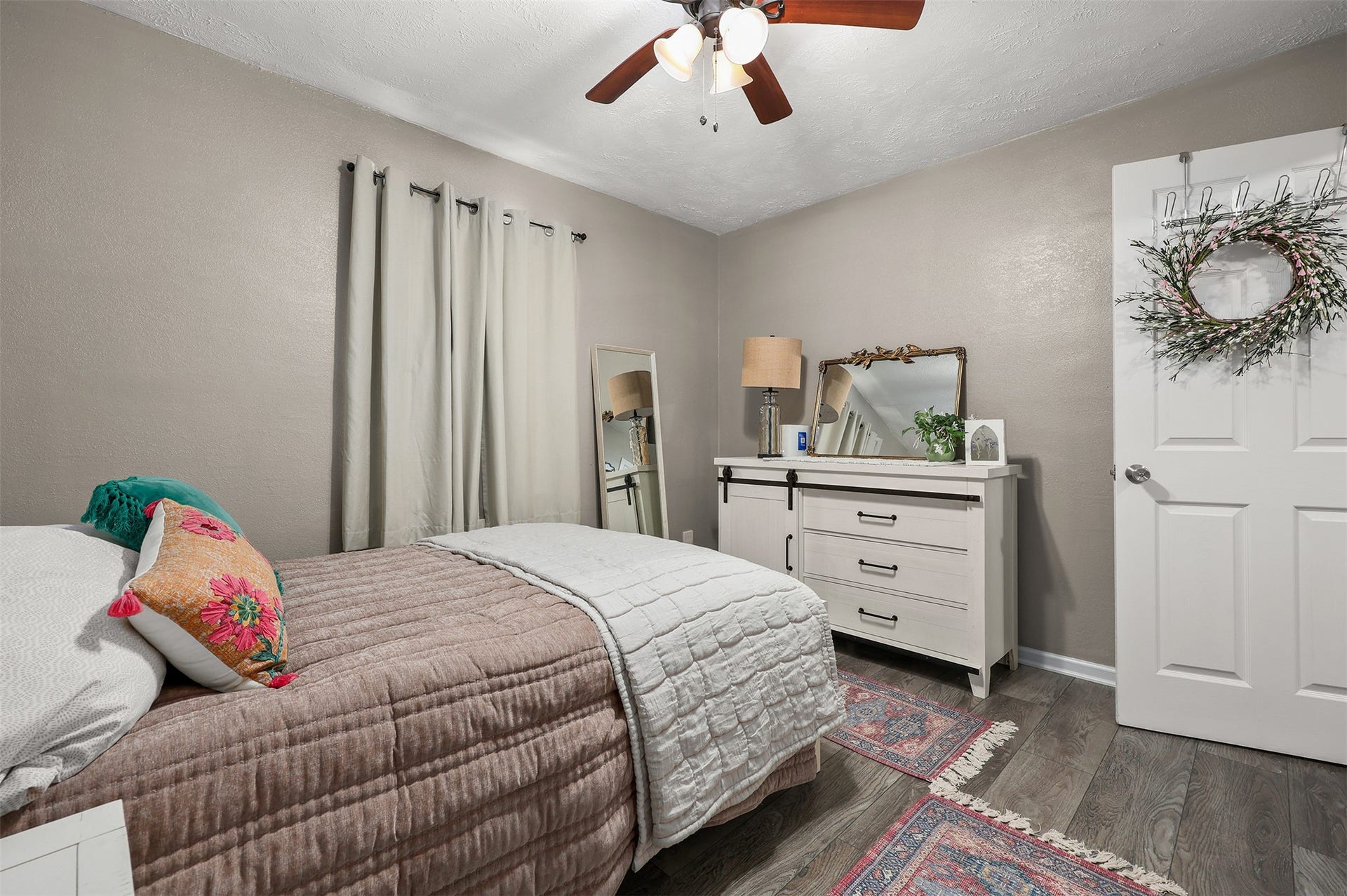 1711 Beusch Drive, Pasadena, TX 77502