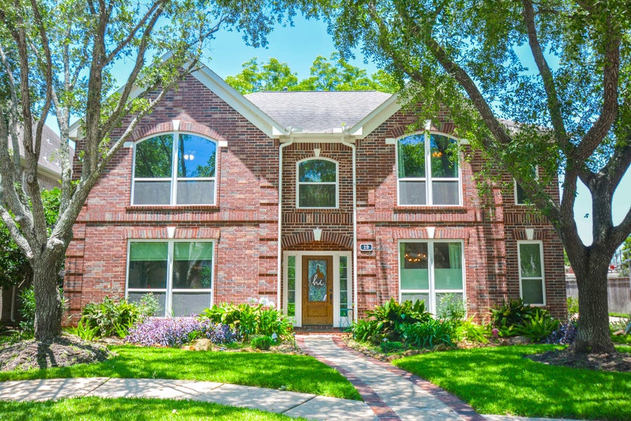 Property photo for 19 Oakmere Place, Sugar Land, TX