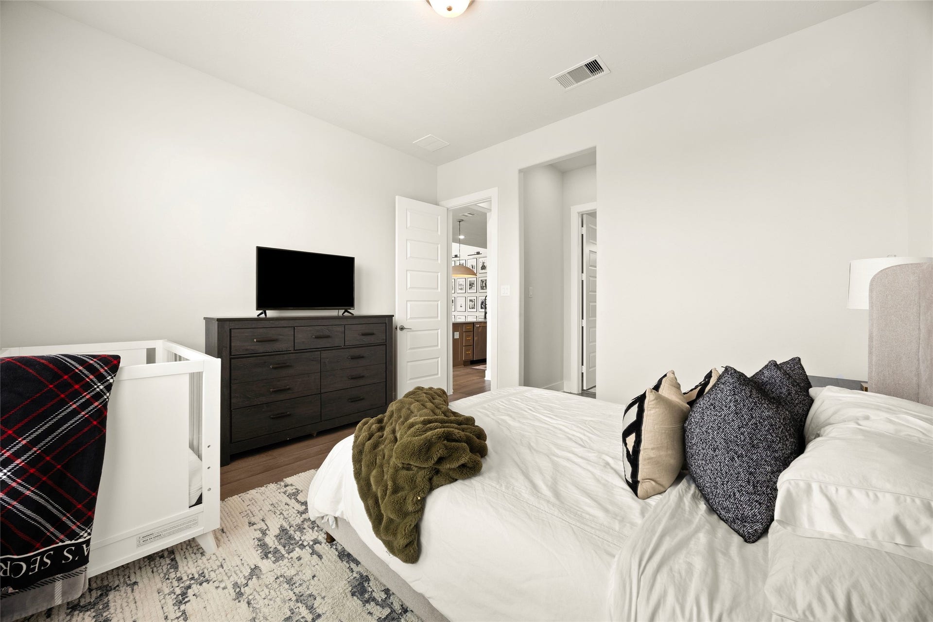 428 Horizon Light Lane, Katy, TX 77493 Primary bedroom