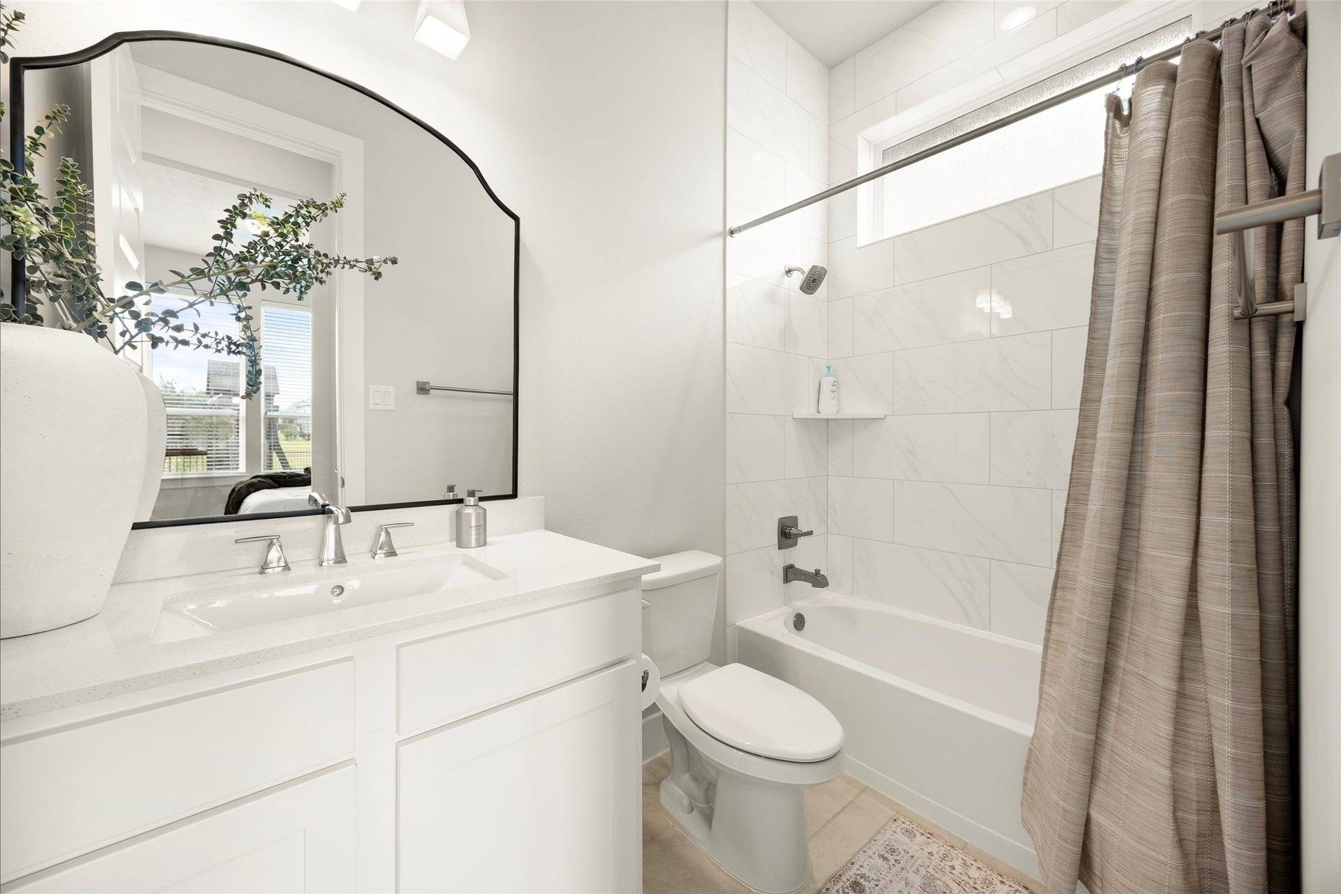 428 Horizon Light Lane, Katy, TX 77493 In-law's suite/guest ensuite bathroom