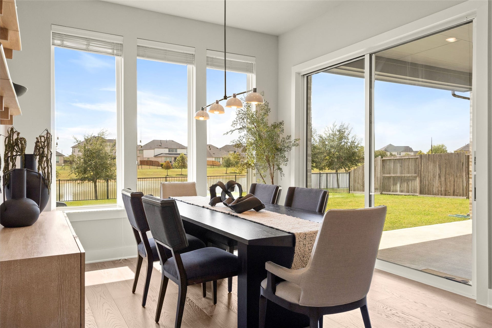 428 Horizon Light Lane, Katy, TX 77493 Breakfast area