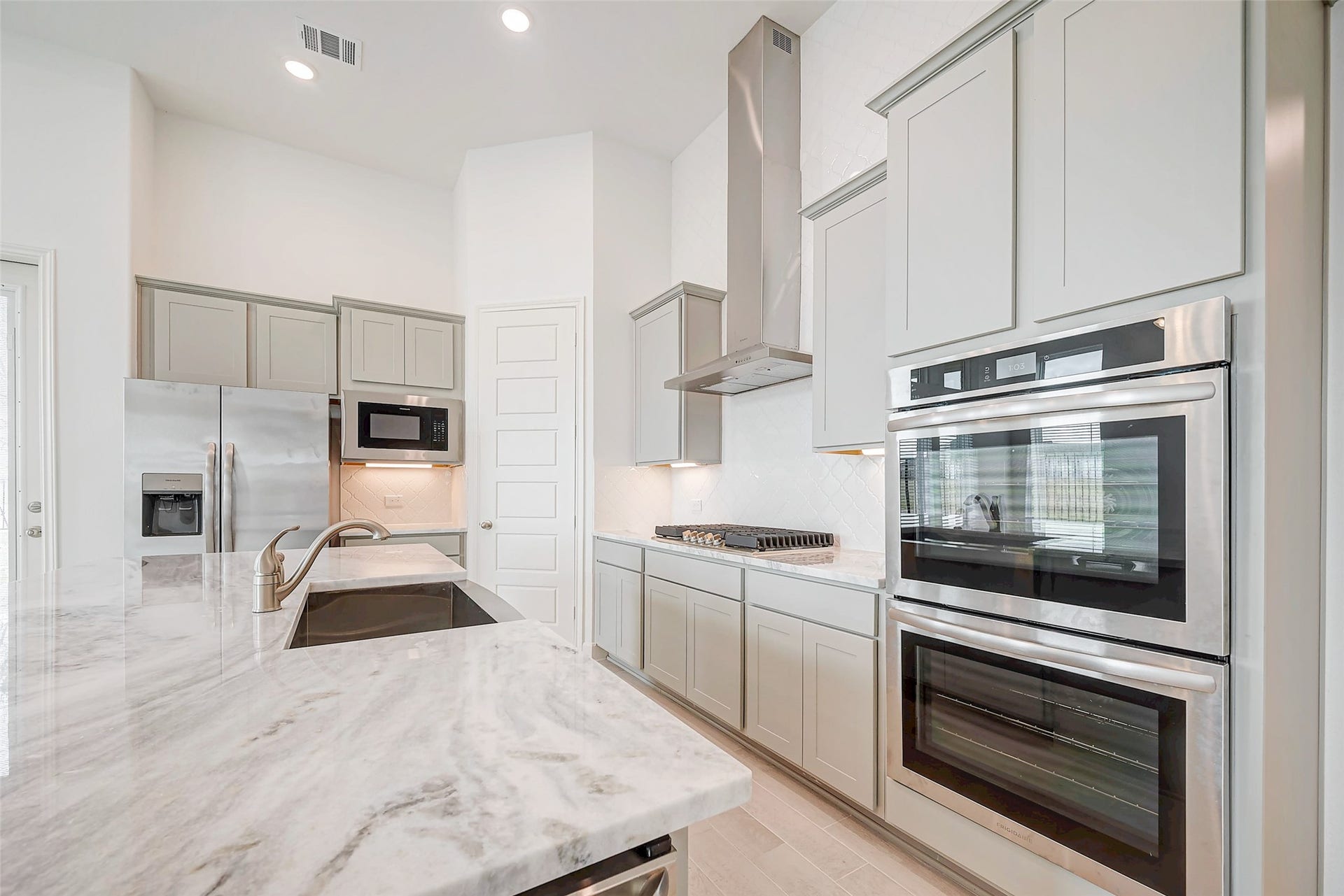 3007 Golden Isle Drive, Texas City, TX 77568