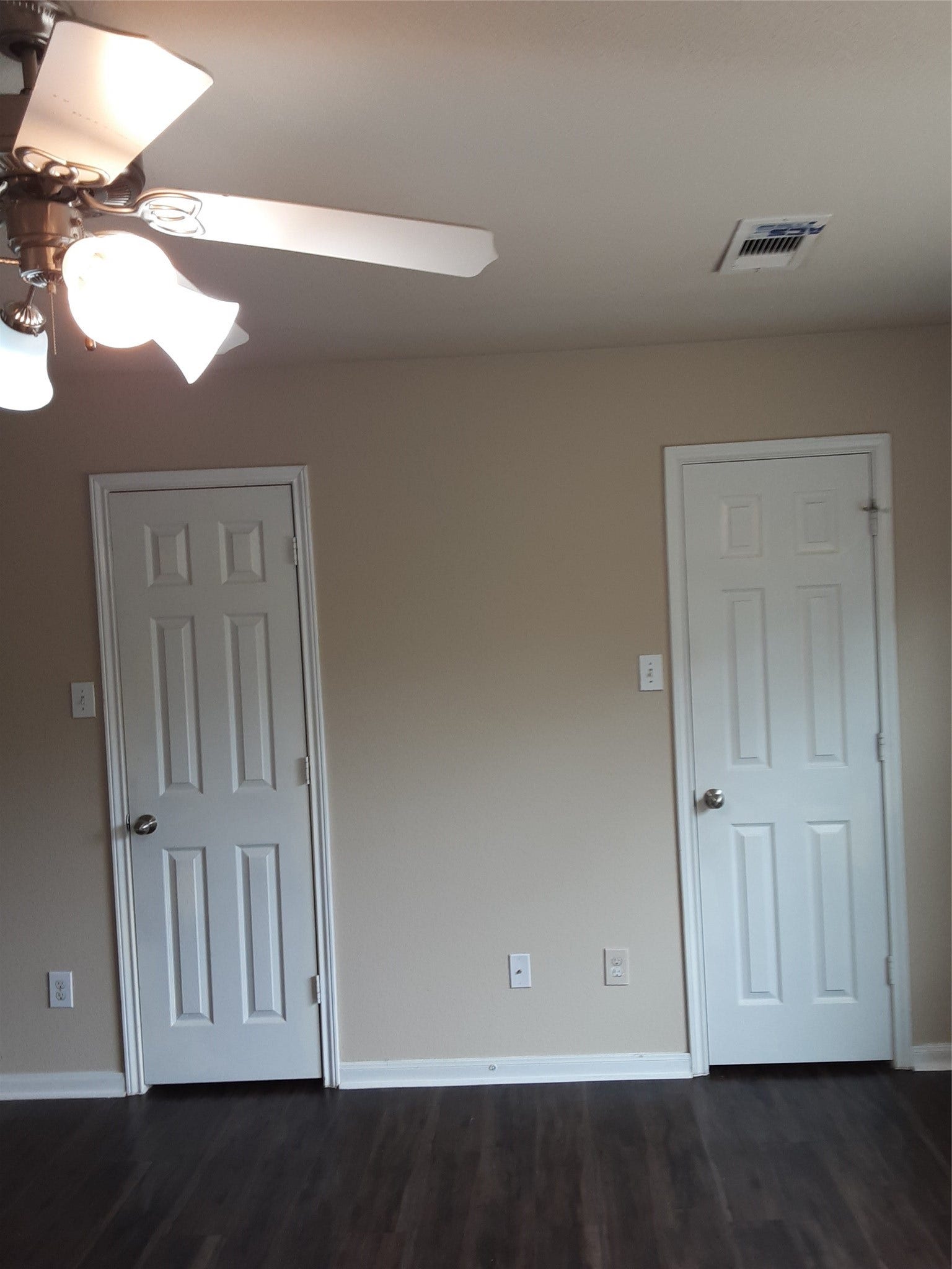5502 Post Oak Manor Drive, Houston, TX 77085 Third Bethroom