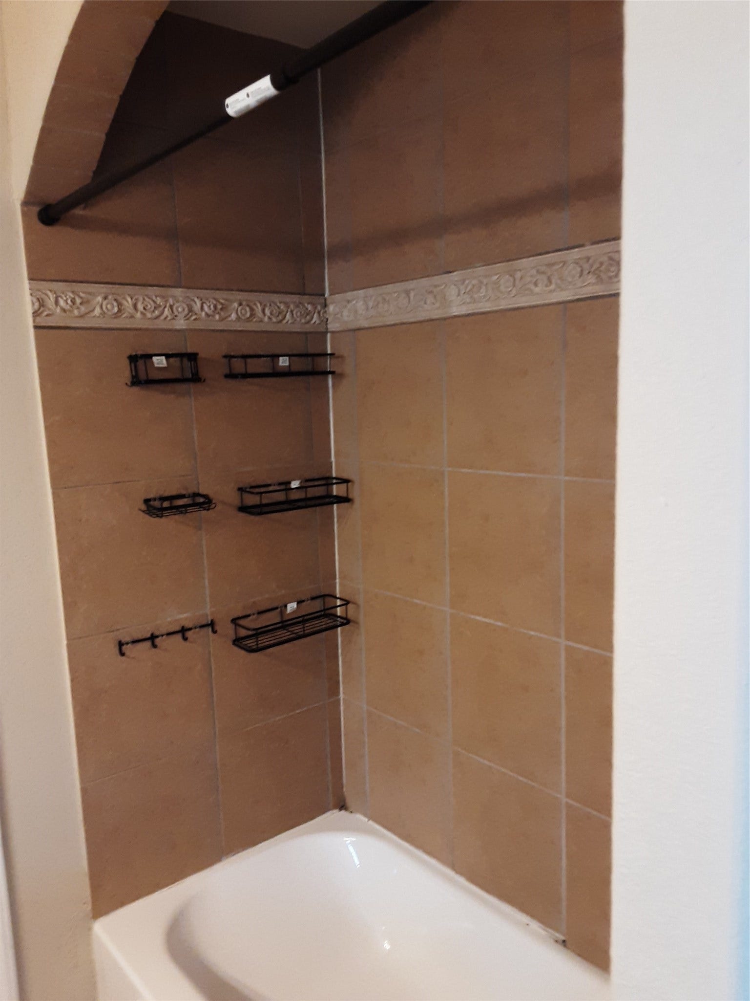 5502 Post Oak Manor Drive, Houston, TX 77085 Second Bathroom