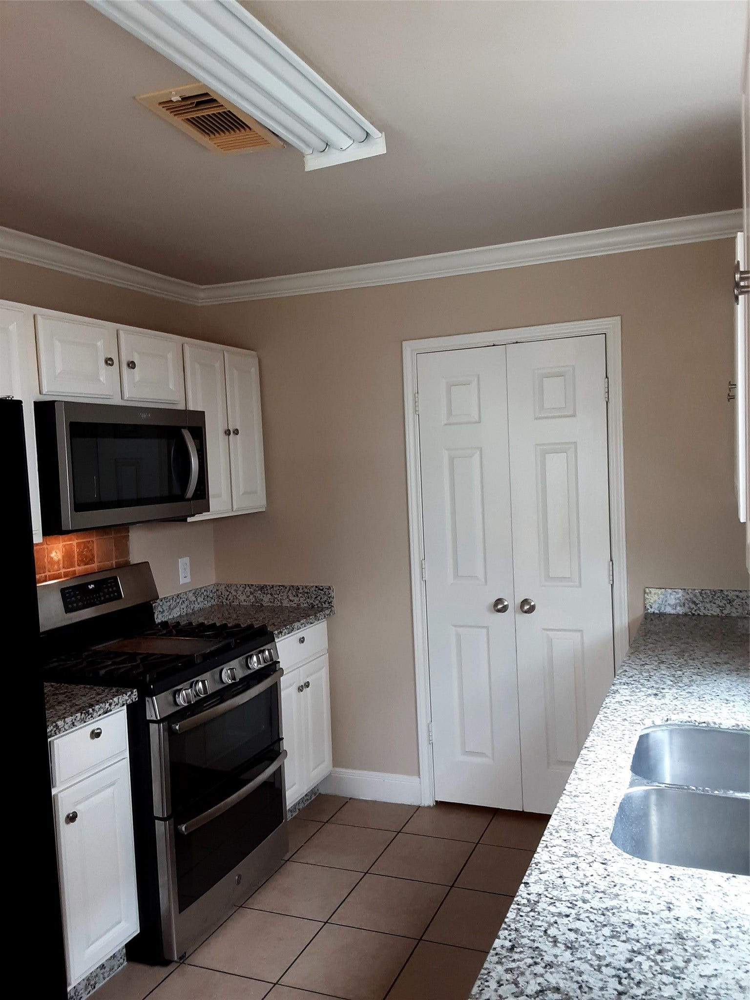 5502 Post Oak Manor Drive, Houston, TX 77085 5502 Post Oak Manor Drive, Houston, TX 77085