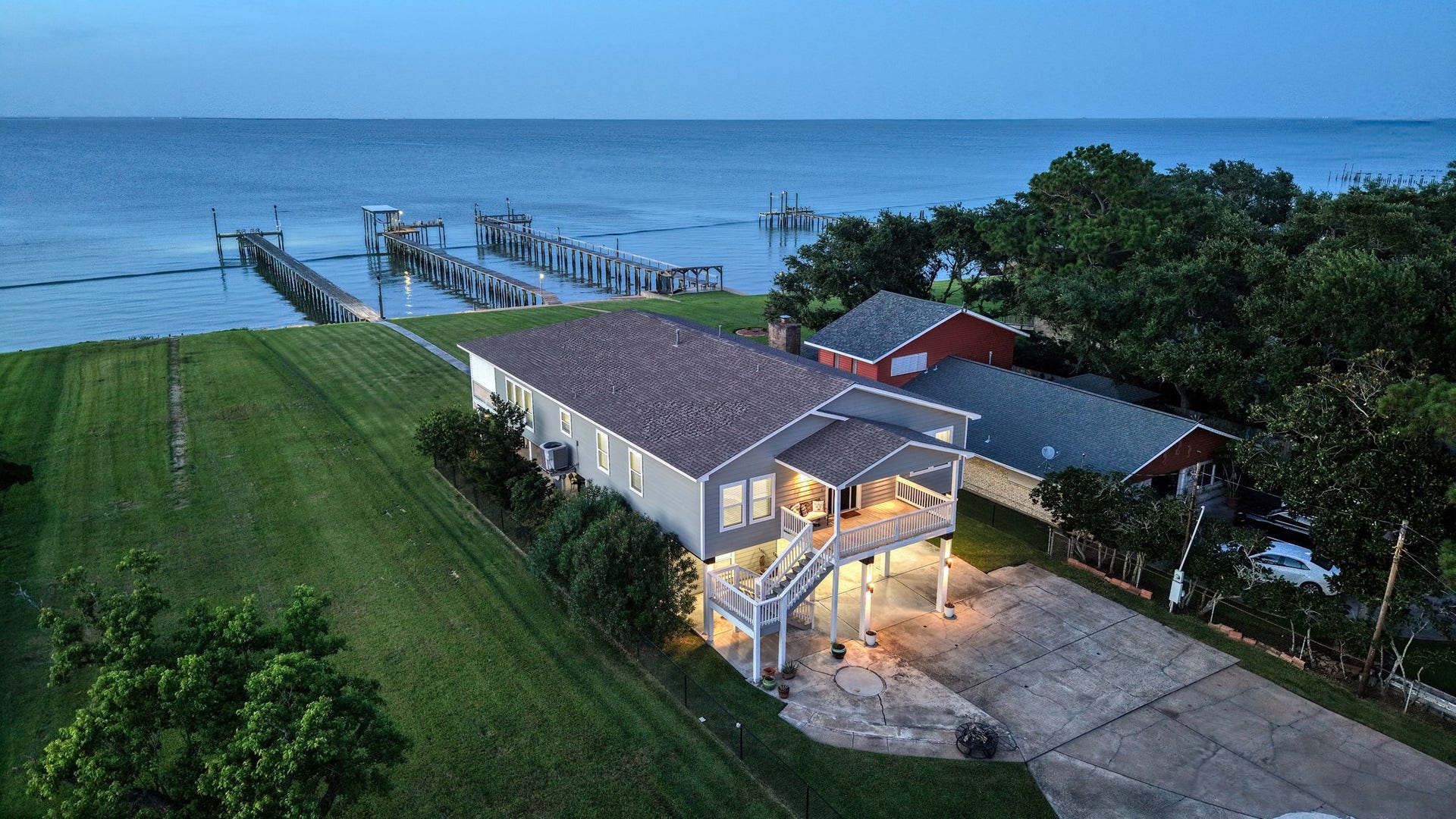 2534 Cliff Drive, San Leon, TX 77539 Over half an acre of prime, private Galveston Bay shoreline.