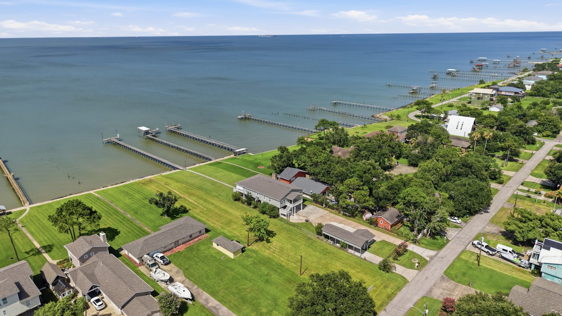 2534 Cliff Drive, San Leon, TX 77539 2534 Cliff Drive, San Leon, TX 77539