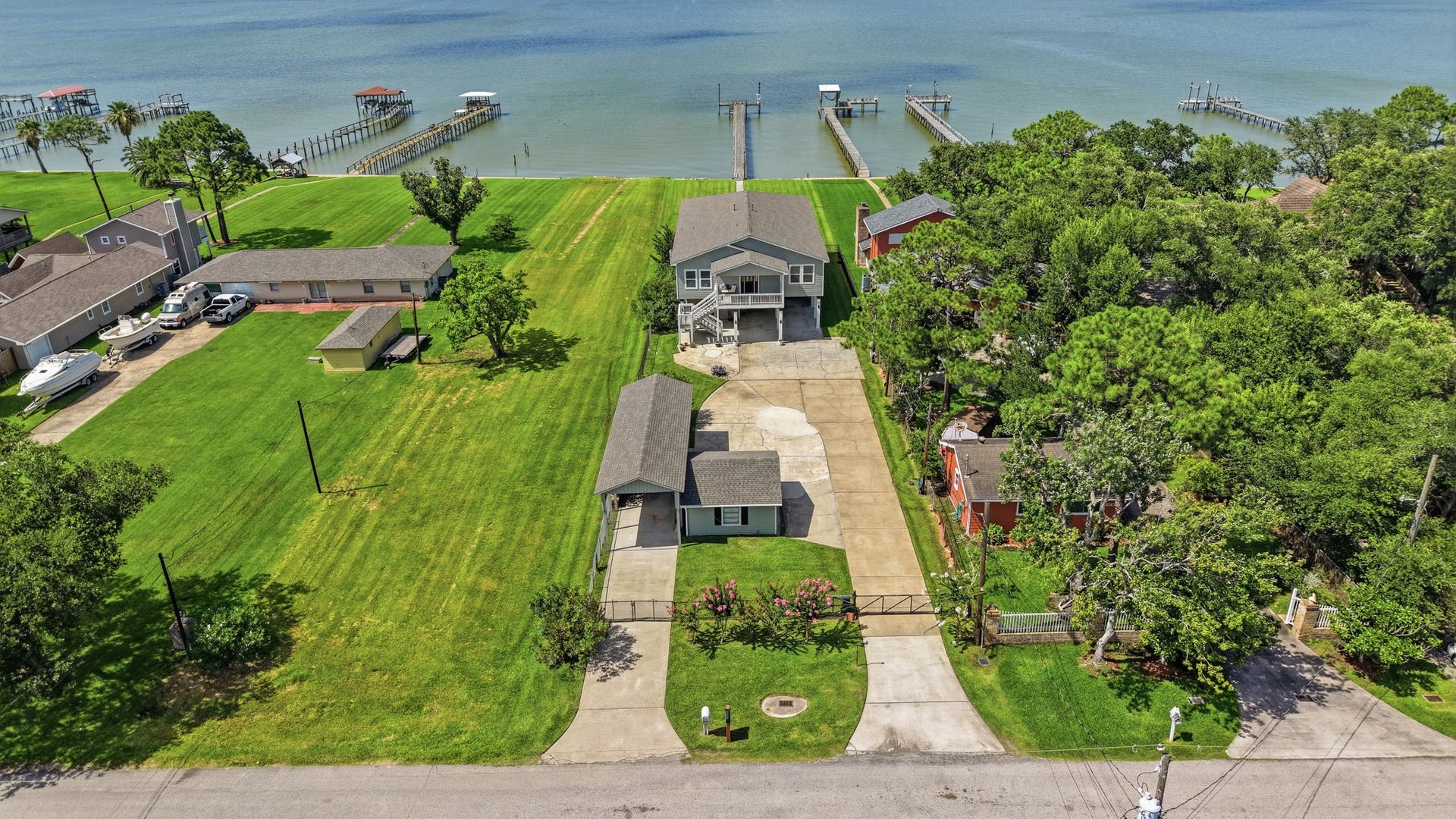 2534 Cliff Drive, San Leon, TX 77539 2534 Cliff Drive, San Leon, TX 77539