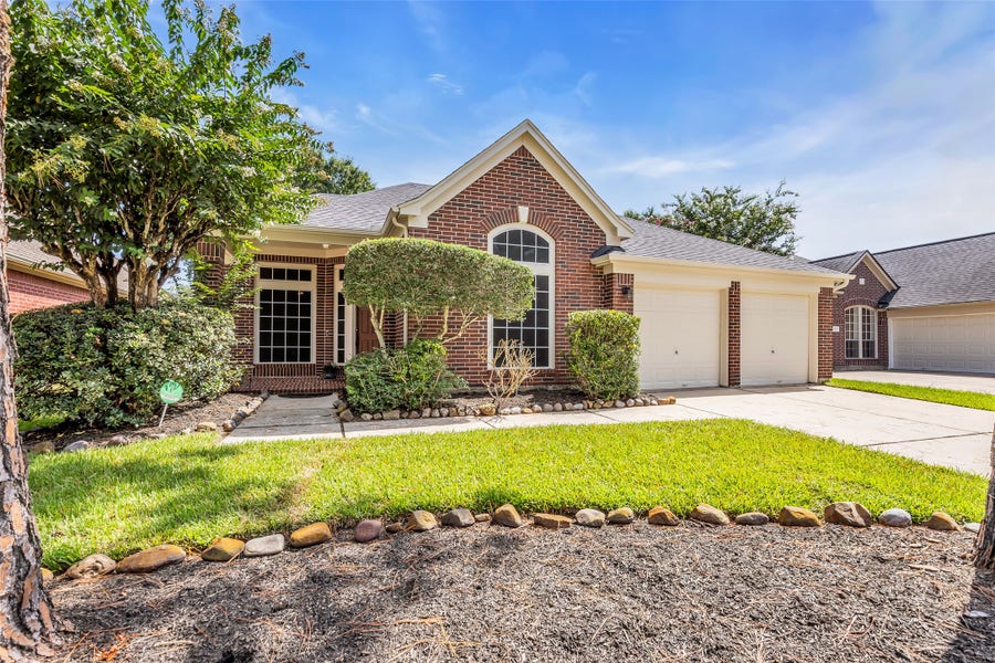Property photo for 3615 Parkshire Drive, Pearland, TX