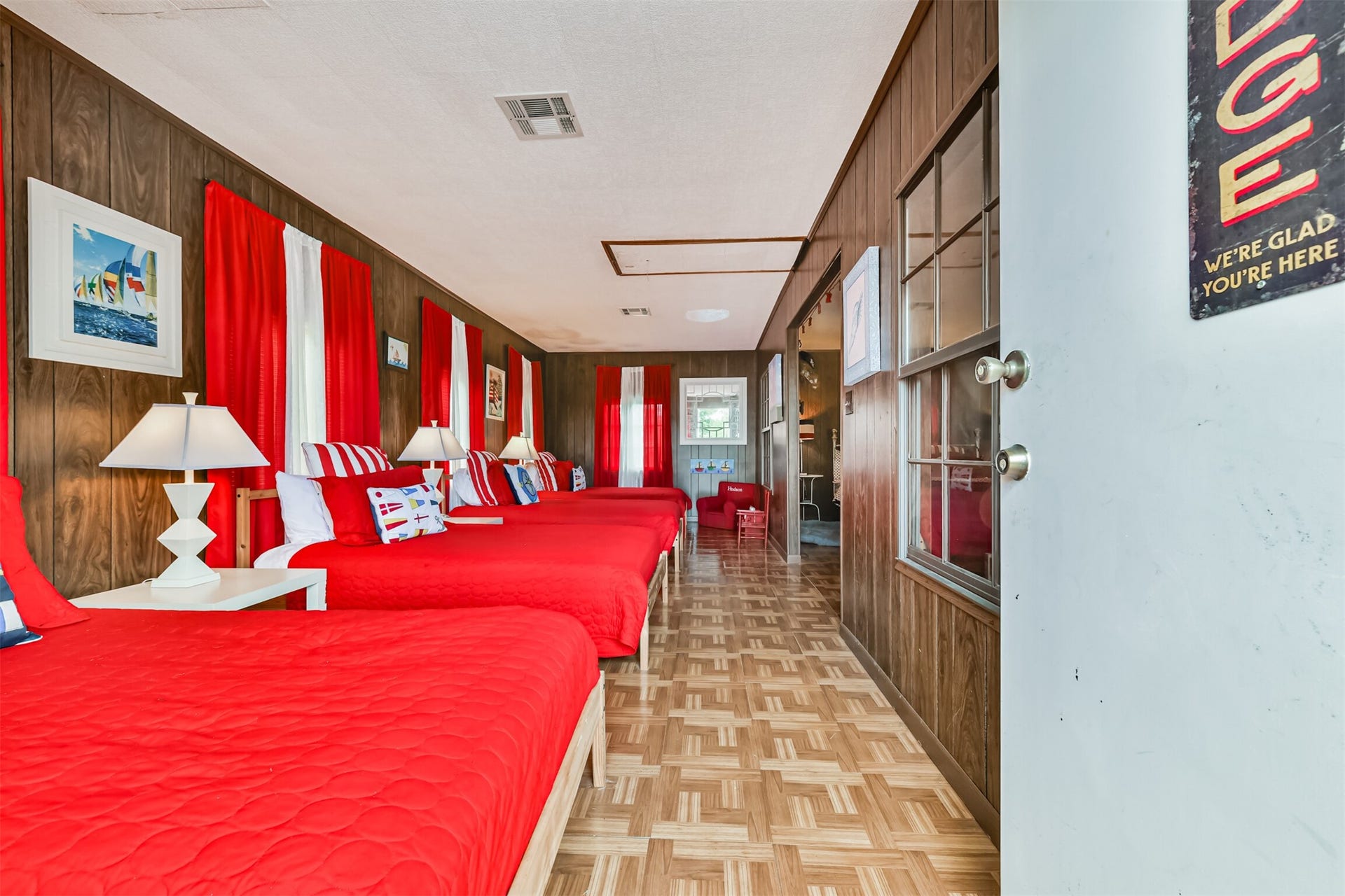 1521 John Street, San Leon, TX 77539 This area houses 4 twin size beds.