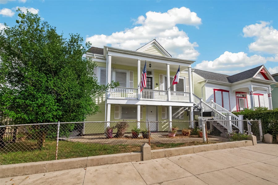 Property photo for 1711 Avenue M, Galveston, TX