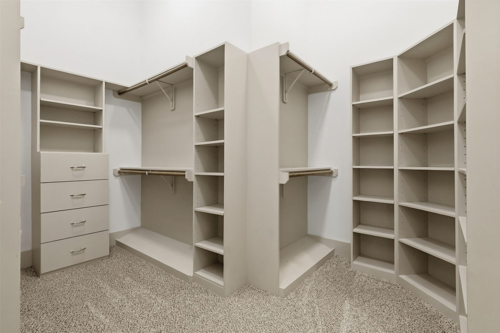 16017 Kube Court, Jersey Village, TX 77040 Large walk-in closet off primary