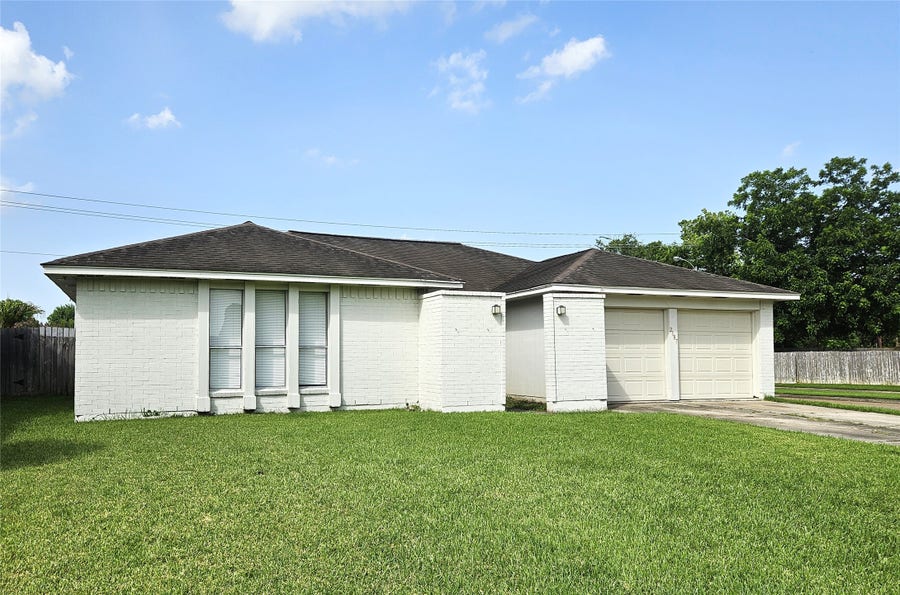 Property photo for 2187 Pilgrims Bend Drive, Friendswood, TX