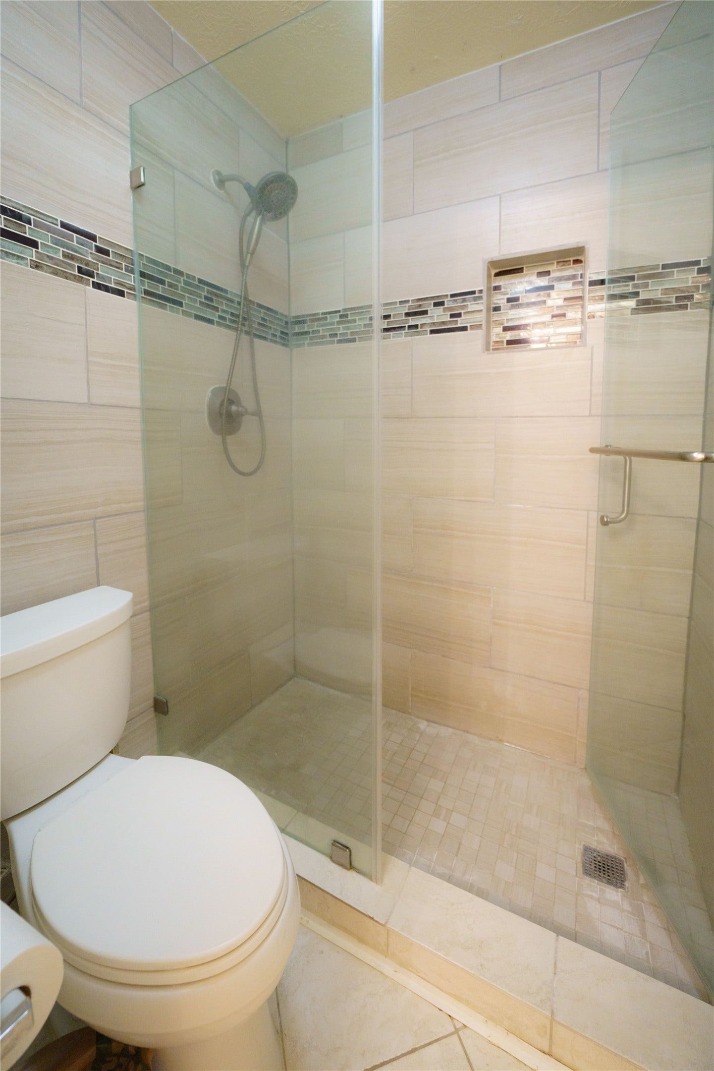 9927 Autumn Way Drive, Houston, TX 77064 2nd Bathroom 2