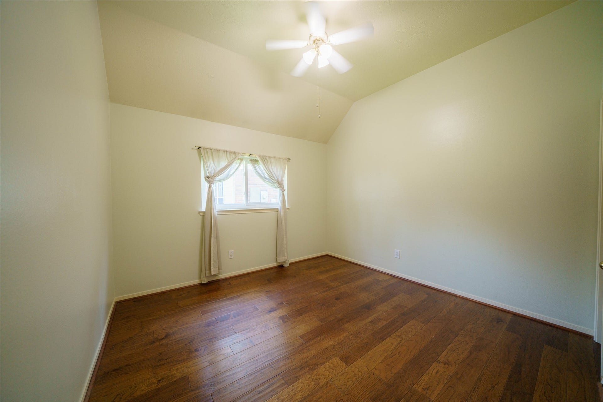 9927 Autumn Way Drive, Houston, TX 77064 Bedroom 1