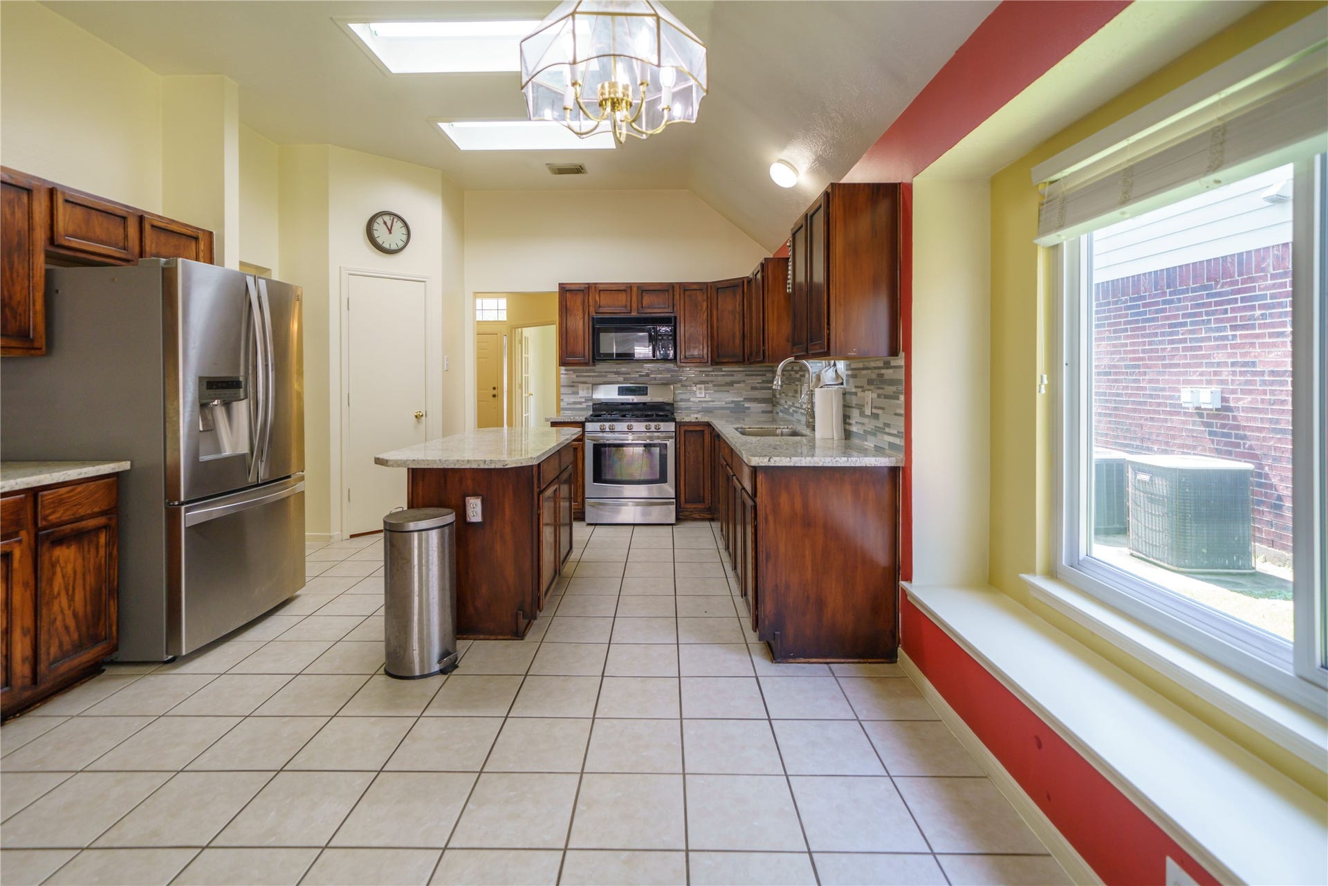 9927 Autumn Way Drive, Houston, TX 77064 Kitchen 1