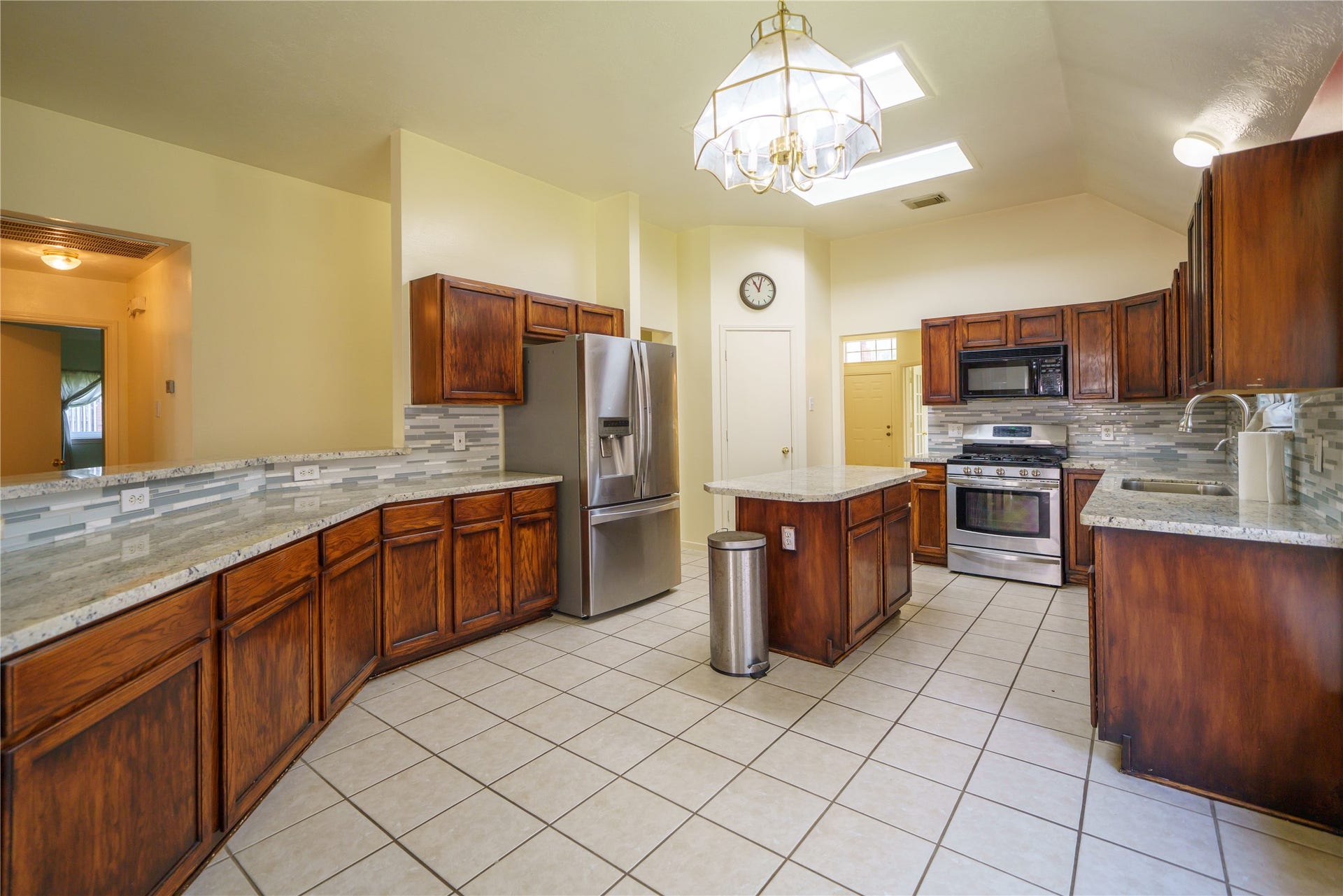9927 Autumn Way Drive, Houston, TX 77064 Kitchen 2