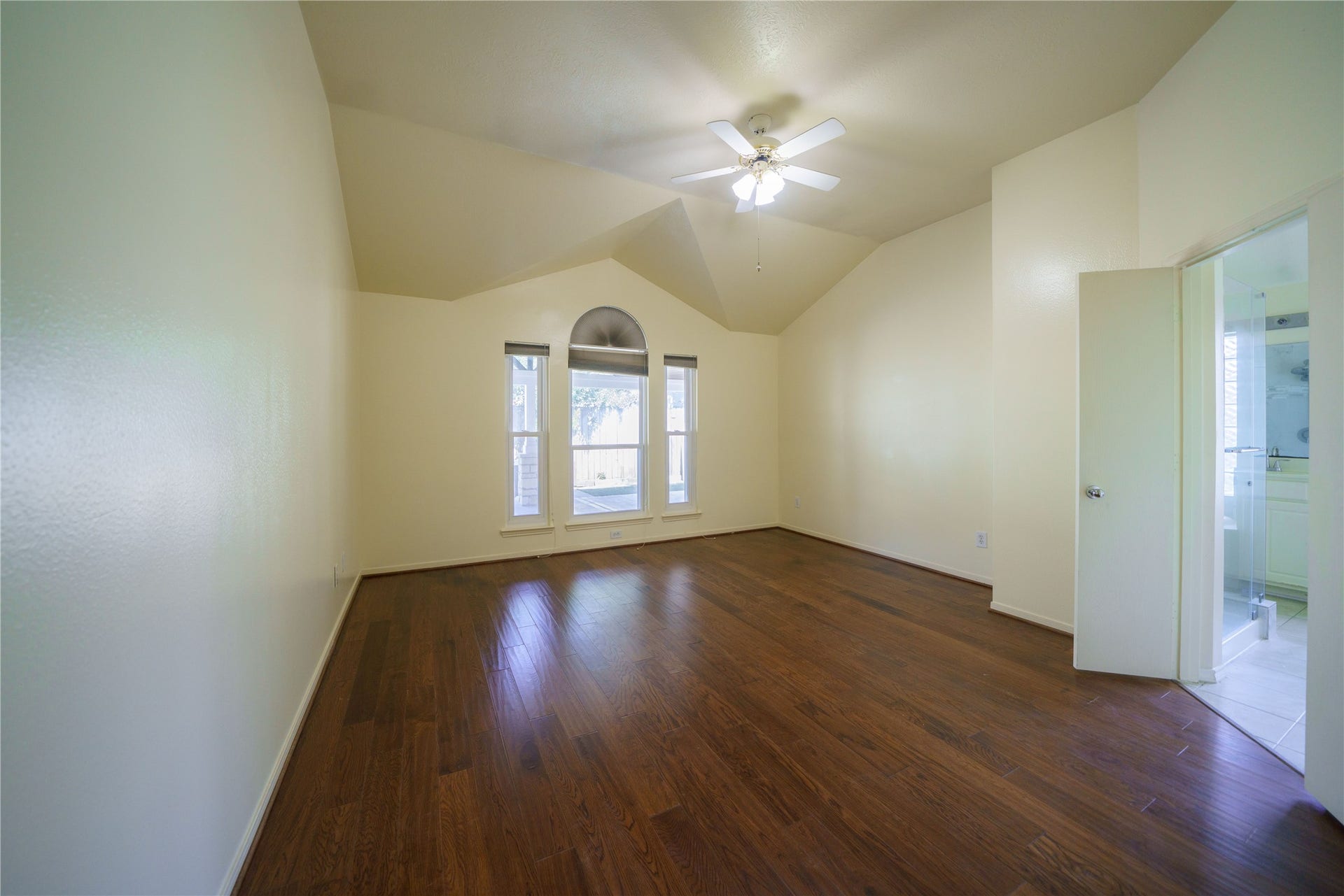 9927 Autumn Way Drive, Houston, TX 77064 Primary bedroom