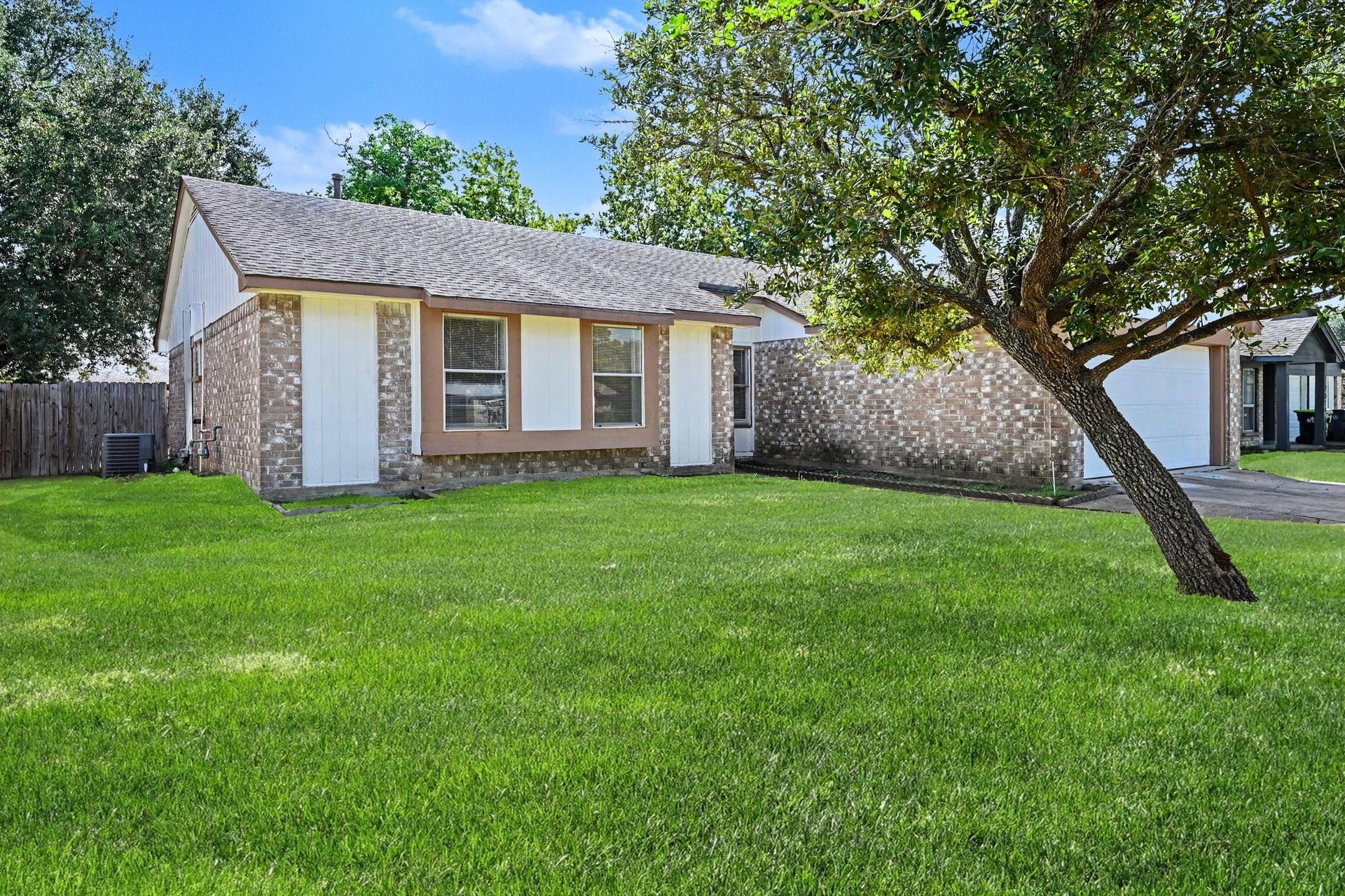 2015 Highcrest Drive, Missouri City, TX 77489 2015 Highcrest Drive, Missouri City, TX 77489