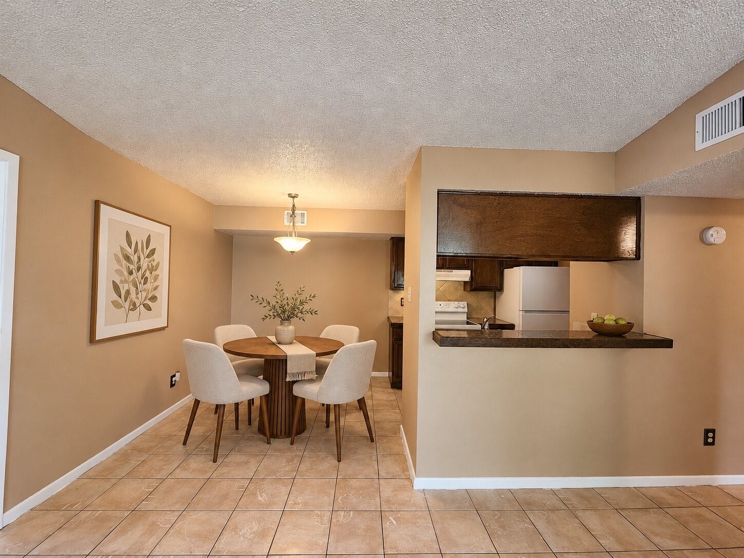 17331 Red Oak Drive, #52, Houston, TX 77090 *VIRTUALLY STAGED*