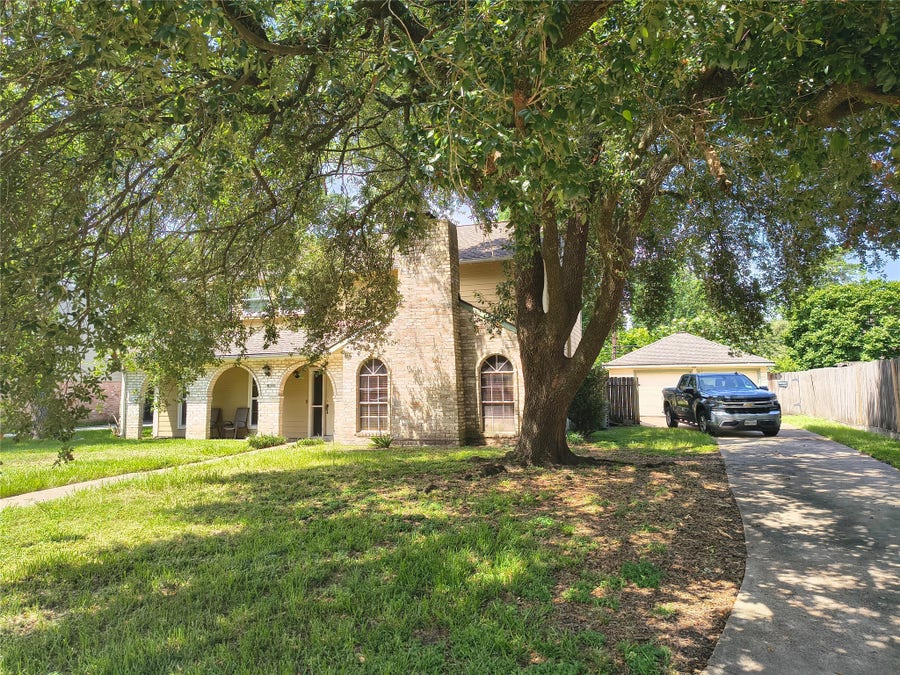 Property photo for 19323 Dianeshire Drive, Spring, TX