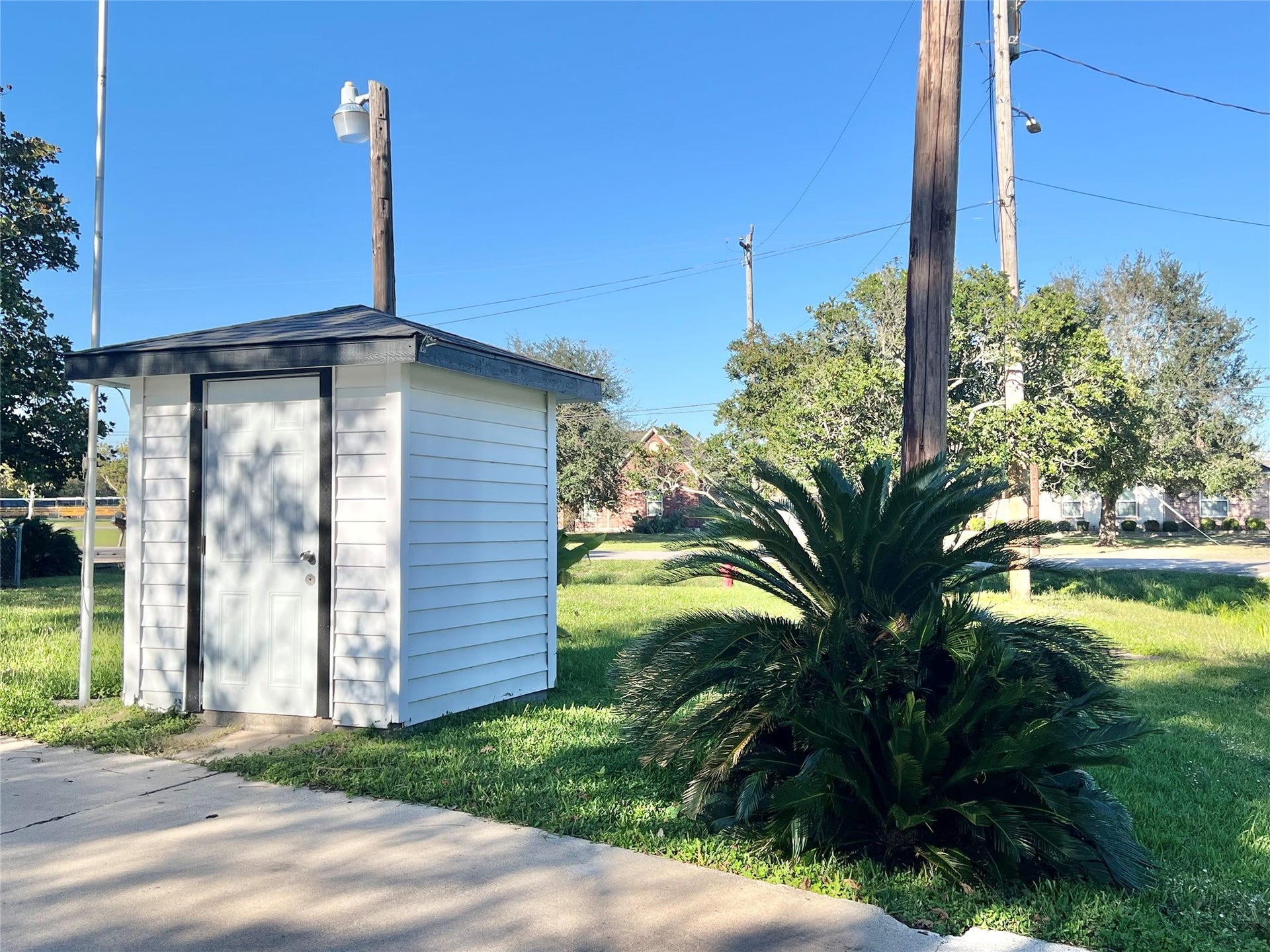 3806 Peck Street, Santa Fe, TX 77517 The well is in this little house here but since the home is now on "city services" for a while now, seller is not guarantying the well to be in working order, but you can probably get that going as well if you desire and can use it to water the Huge Mature Producing Pecan Trees all over this almost half-acre property.